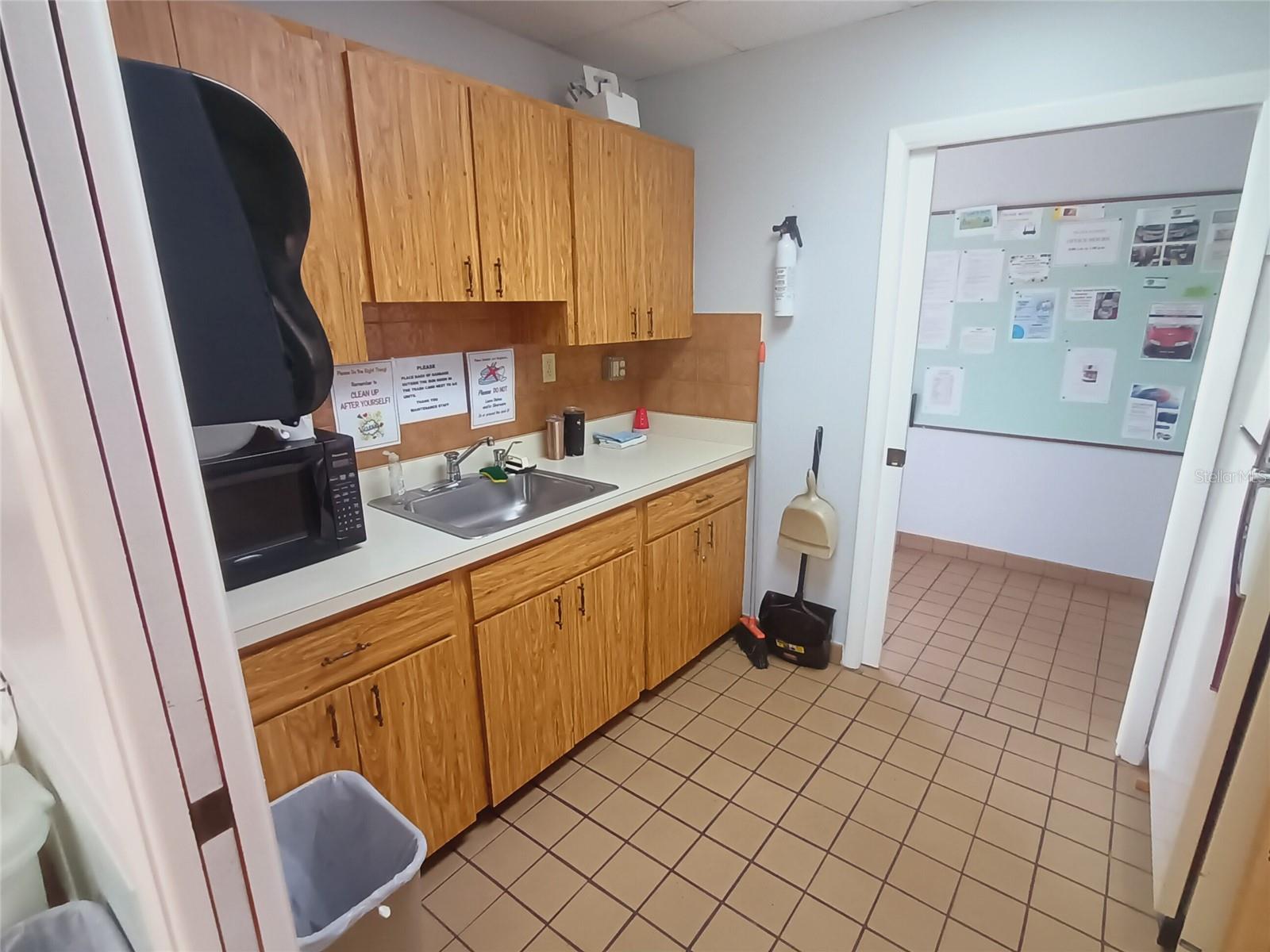 4949 OAKLAND HILLS AVENUE, Sarasota, FL 34234