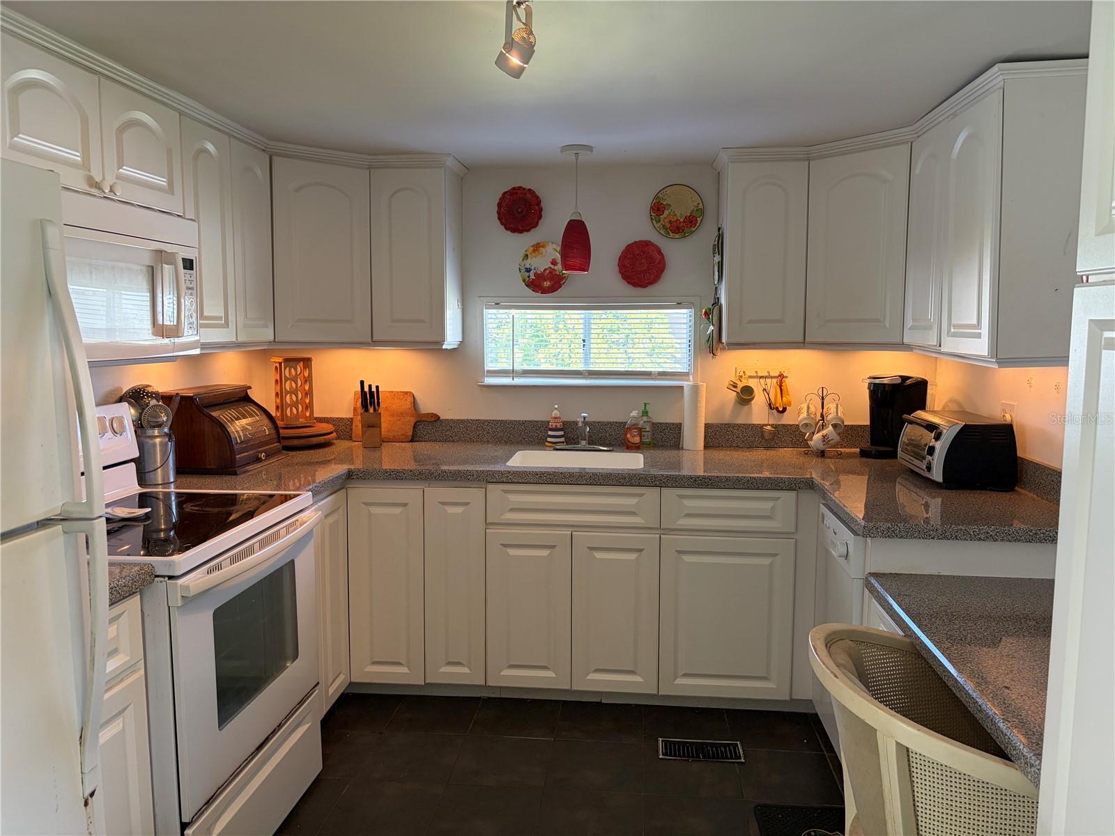 4949 OAKLAND HILLS AVENUE, Sarasota, FL 34234