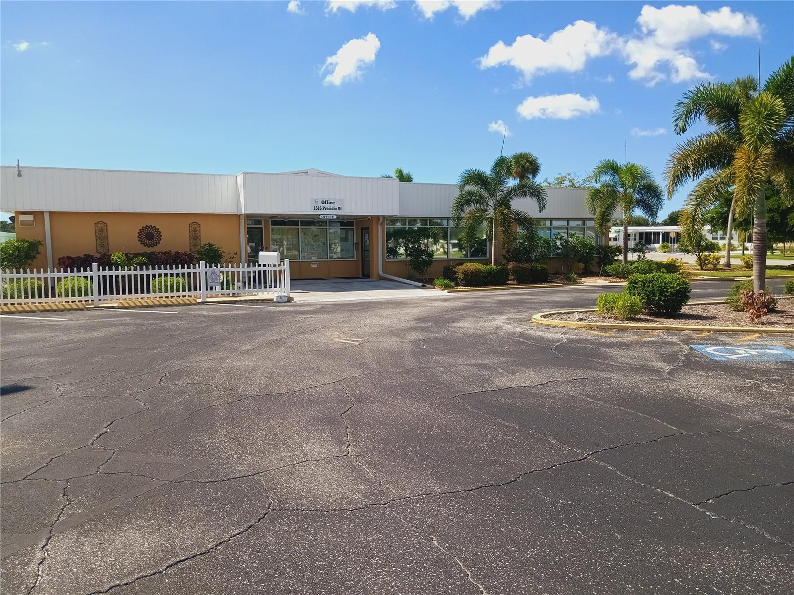 4949 OAKLAND HILLS AVENUE, Sarasota, FL 34234