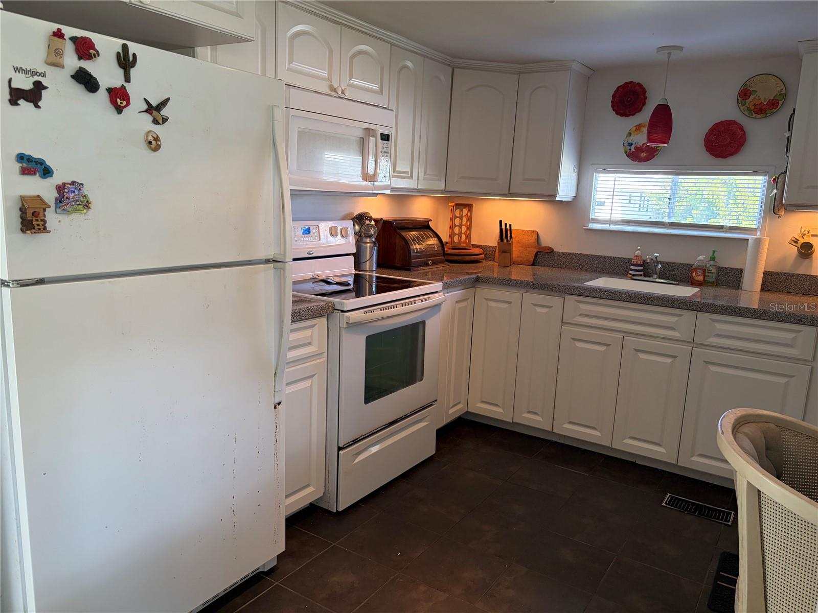 4949 OAKLAND HILLS AVENUE, Sarasota, FL 34234