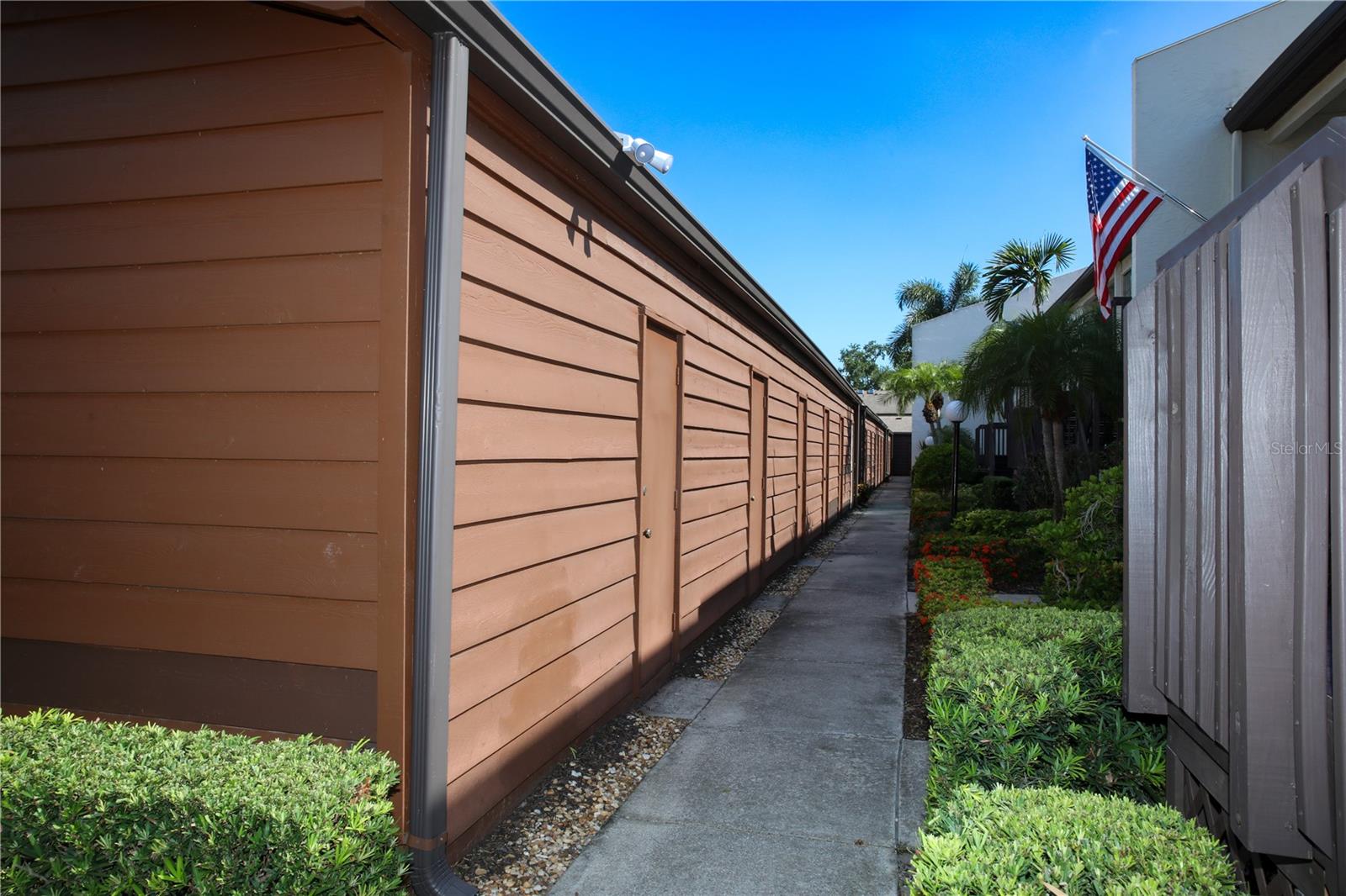 One car garage