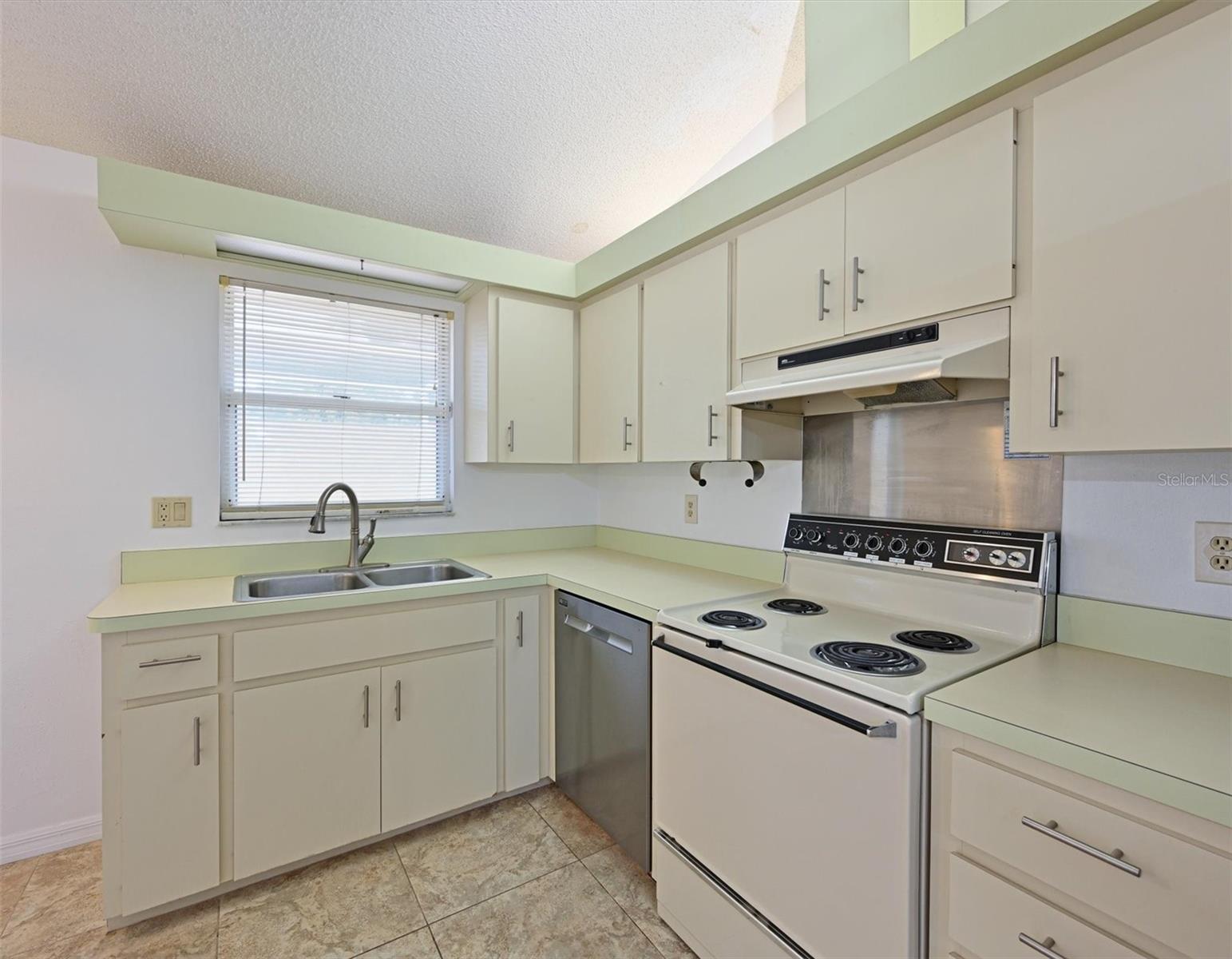 5506 37TH STREET E, #4, Bradenton, FL 34203
