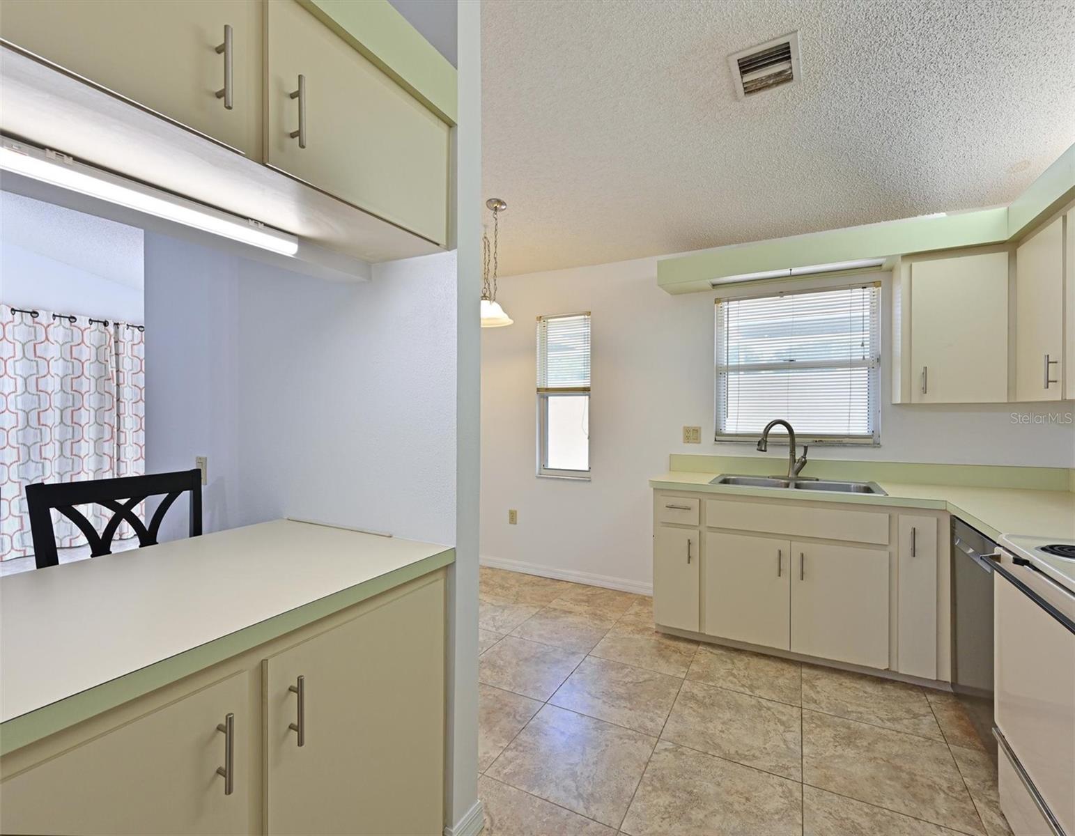 5506 37TH STREET E, #4, Bradenton, FL 34203