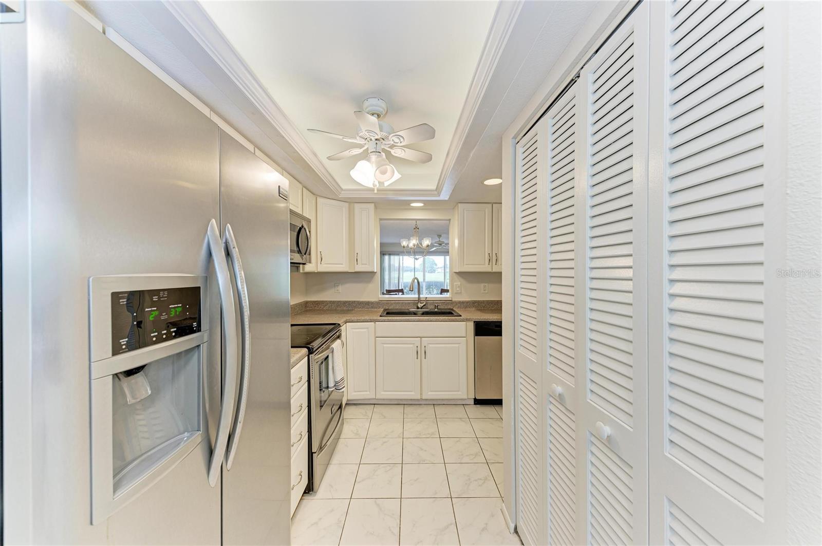 6999 W COUNTRY CLUB DRIVE N, #123, Sarasota, FL 34243