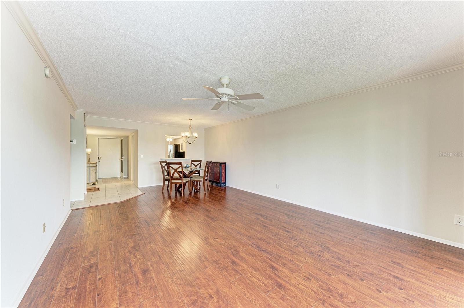 6999 W COUNTRY CLUB DRIVE N, #123, Sarasota, FL 34243