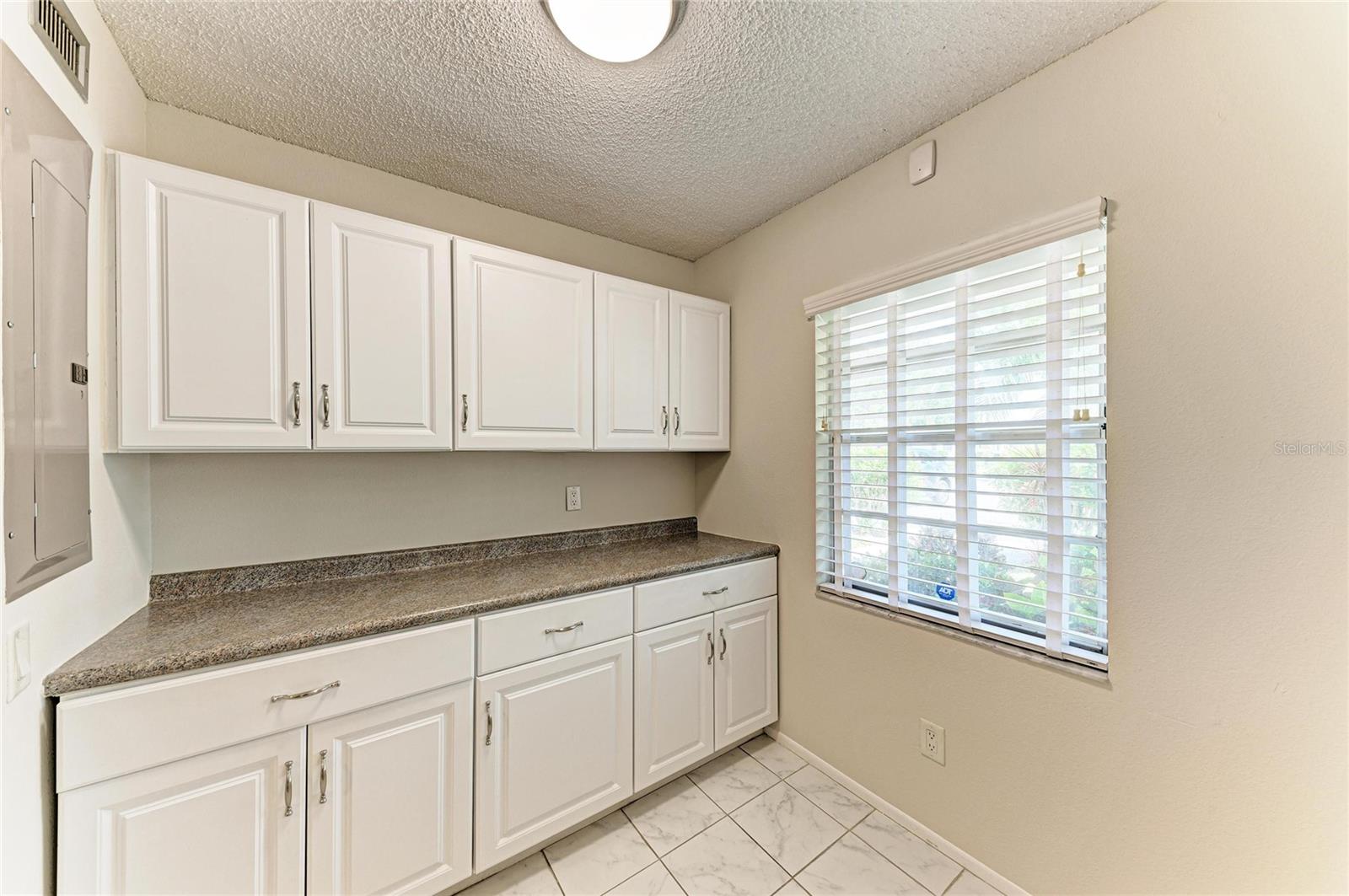 6999 W COUNTRY CLUB DRIVE N, #123, Sarasota, FL 34243