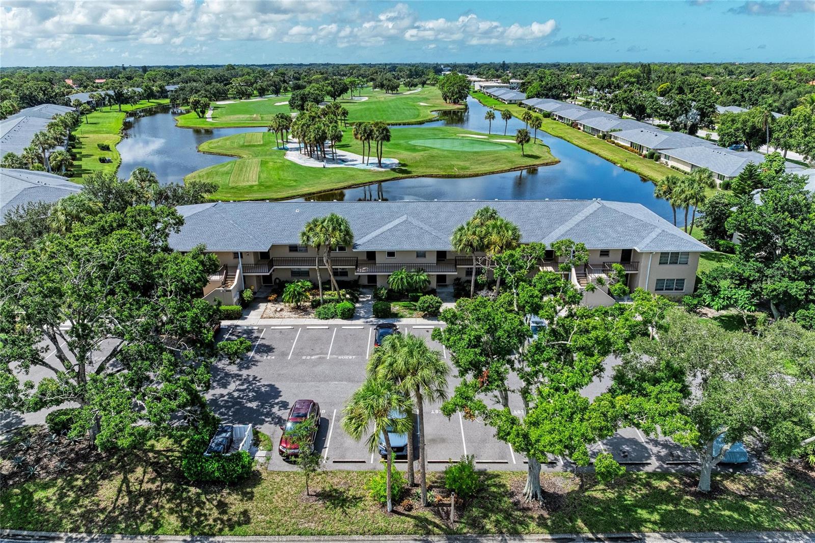 6999 W COUNTRY CLUB DRIVE N, #123, Sarasota, FL 34243