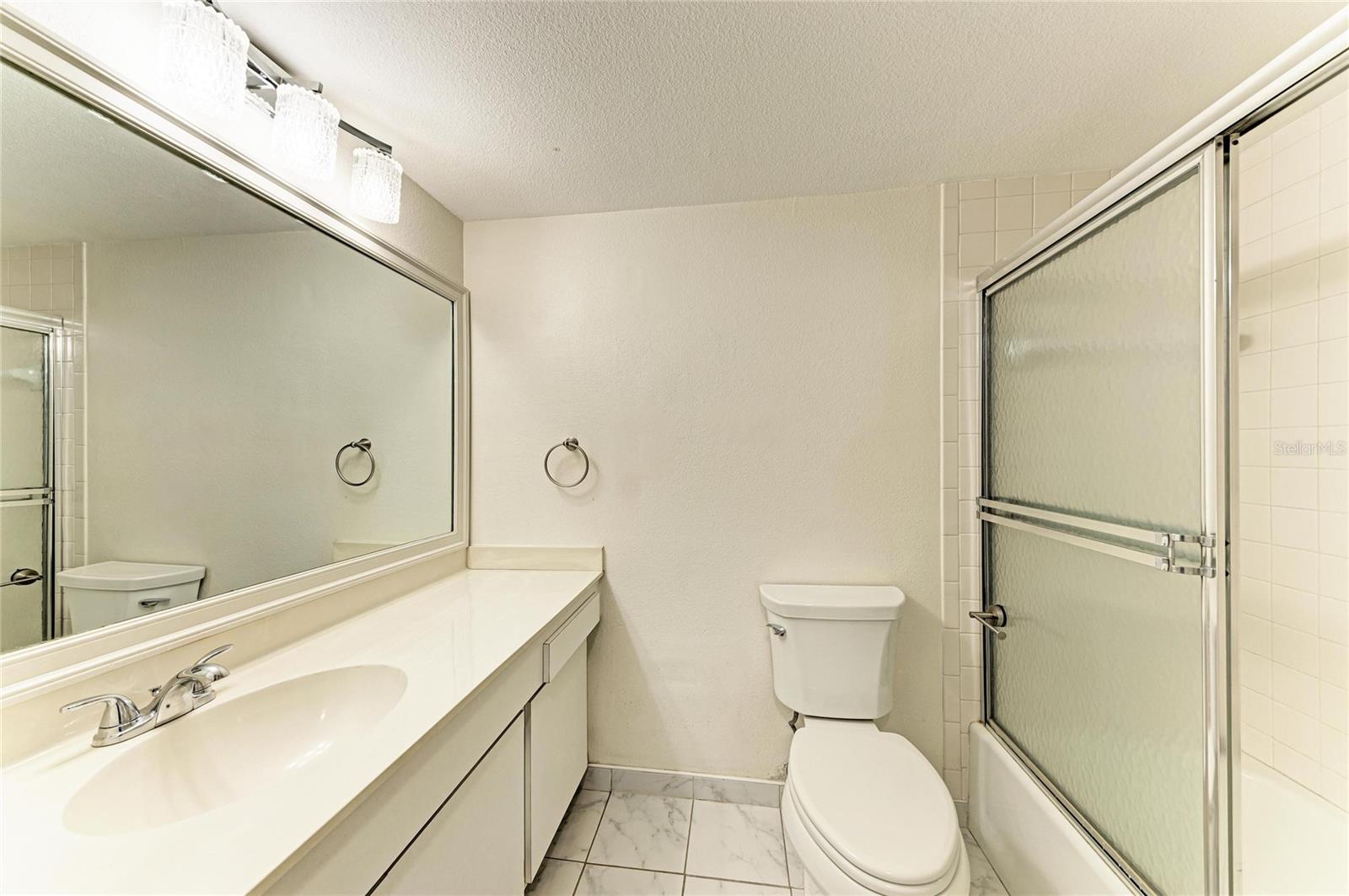 6999 W COUNTRY CLUB DRIVE N, #123, Sarasota, FL 34243