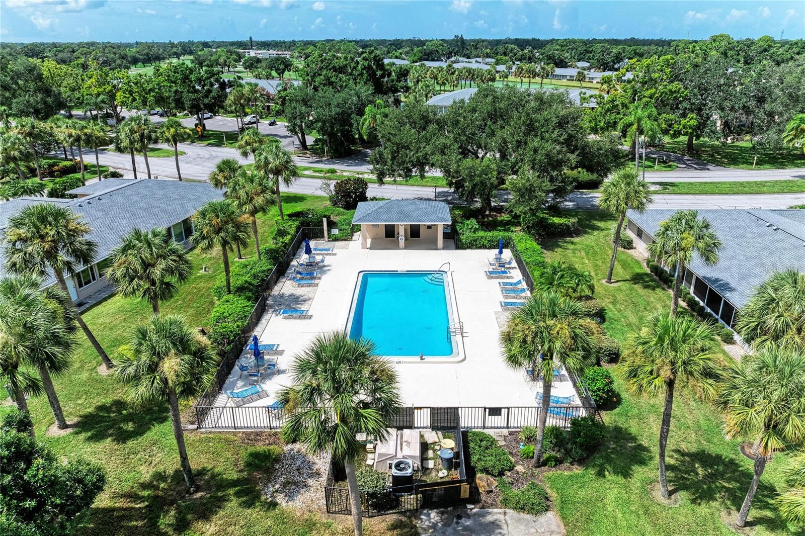 6999 W COUNTRY CLUB DRIVE N, #123, Sarasota, FL 34243