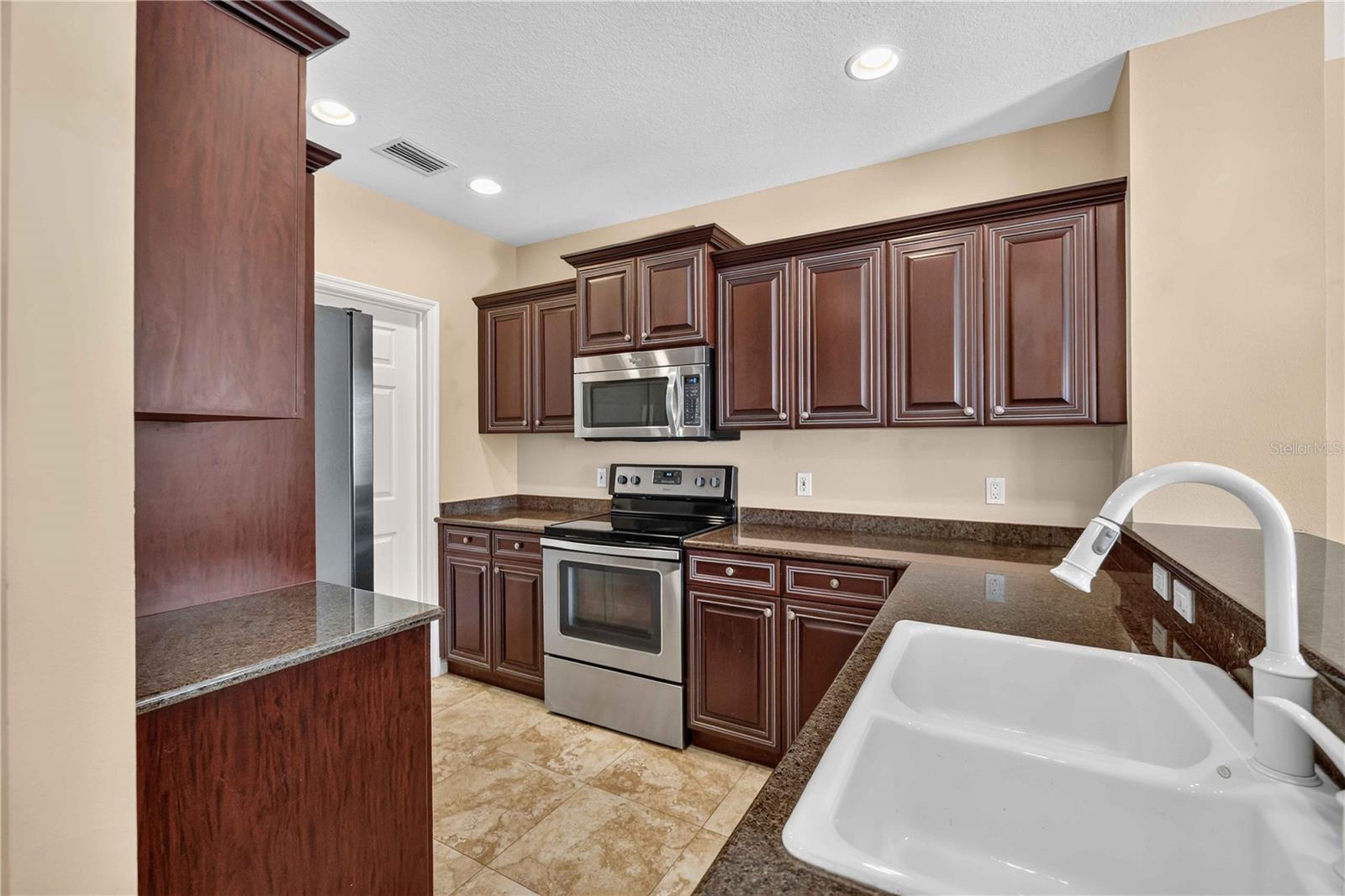 5653 WHITEHEAD STREET, Bradenton, FL 34203