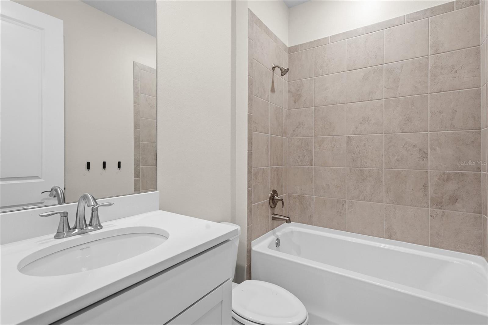 18030 TAVERNSIDE TRAIL, Bradenton, FL 34211