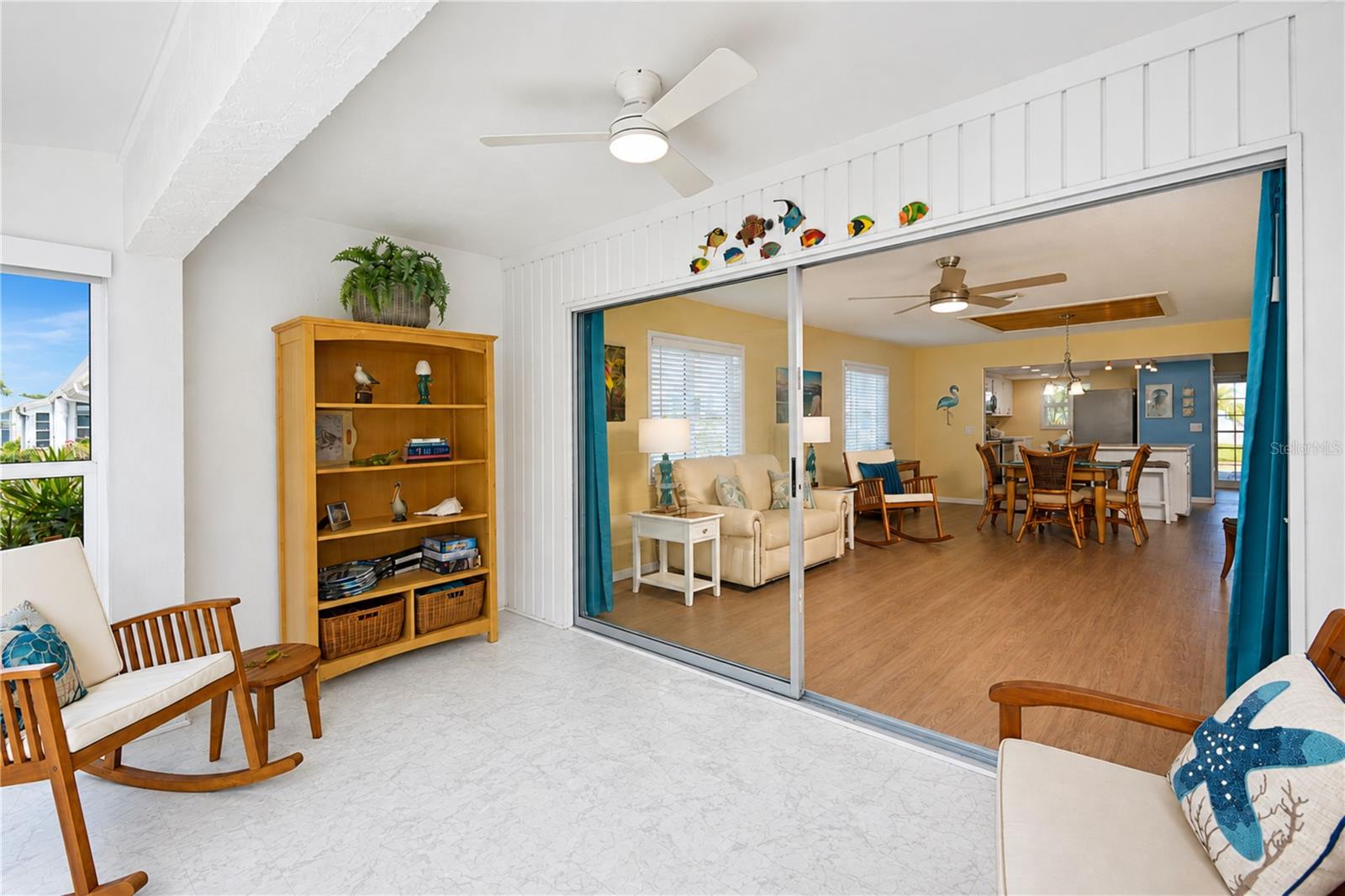 Lanai back to kitchen