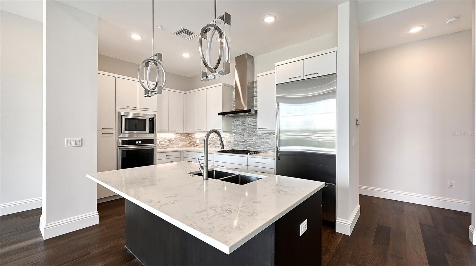 Kitchen island area
