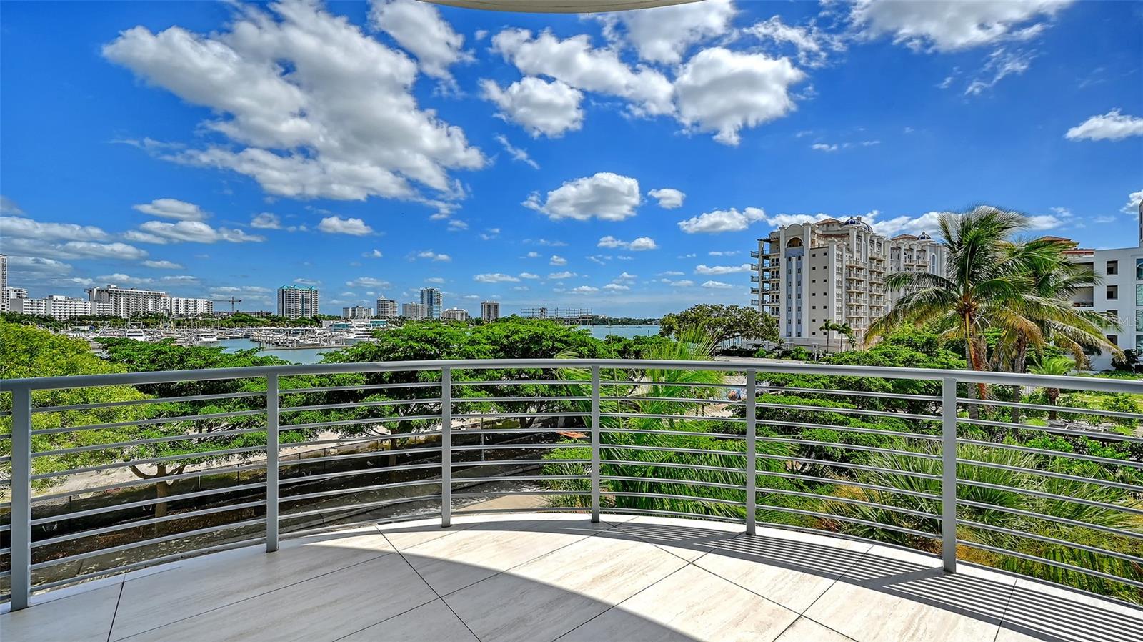 Front wrap around lanai
