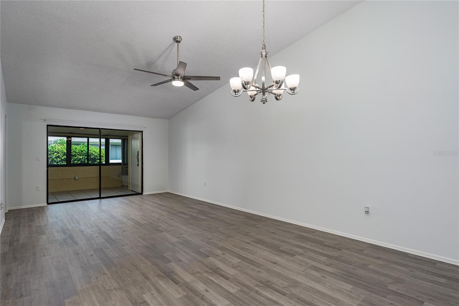 Living Room - Dinning