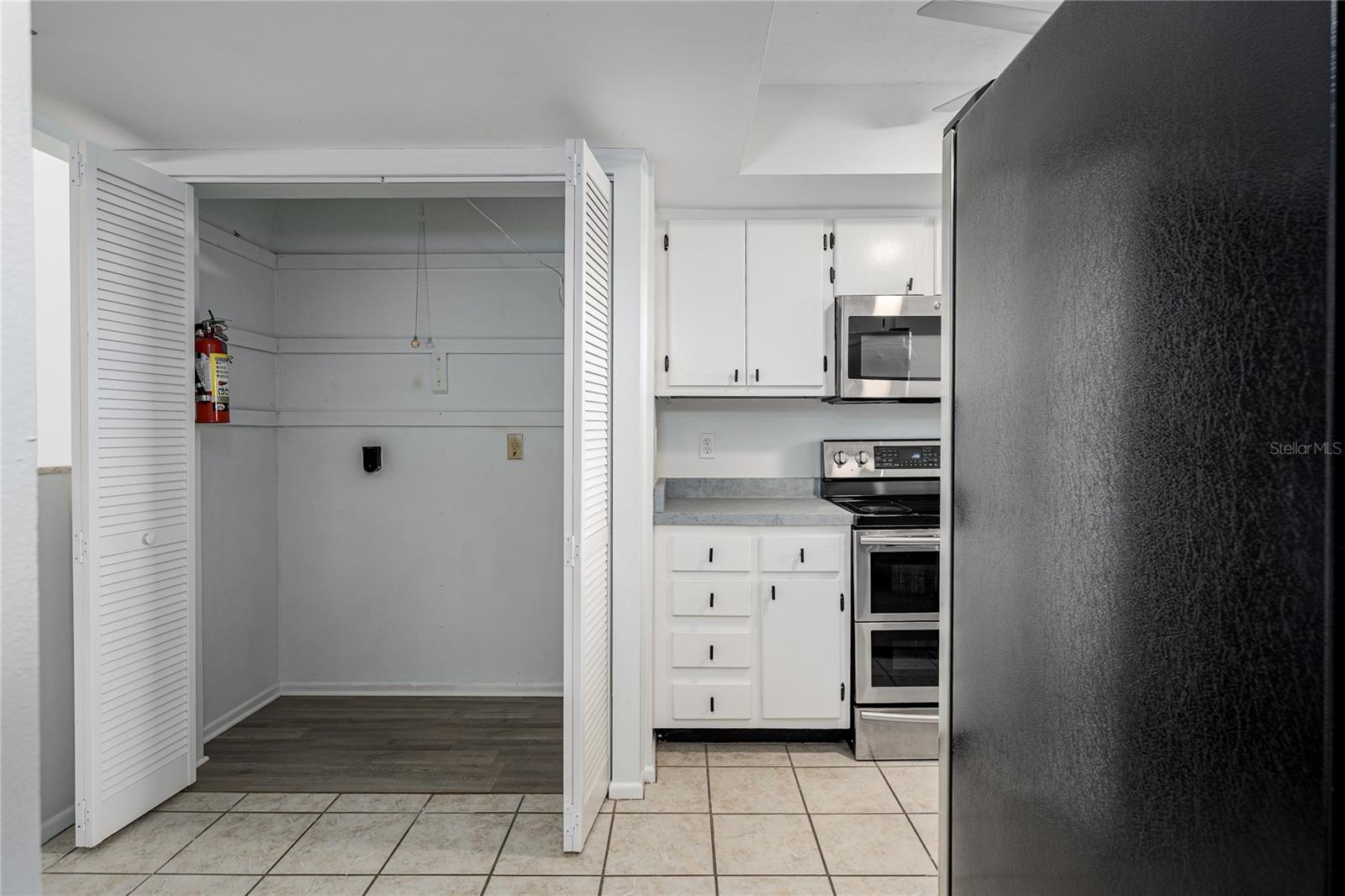 Laundry Closet - Kitchen
