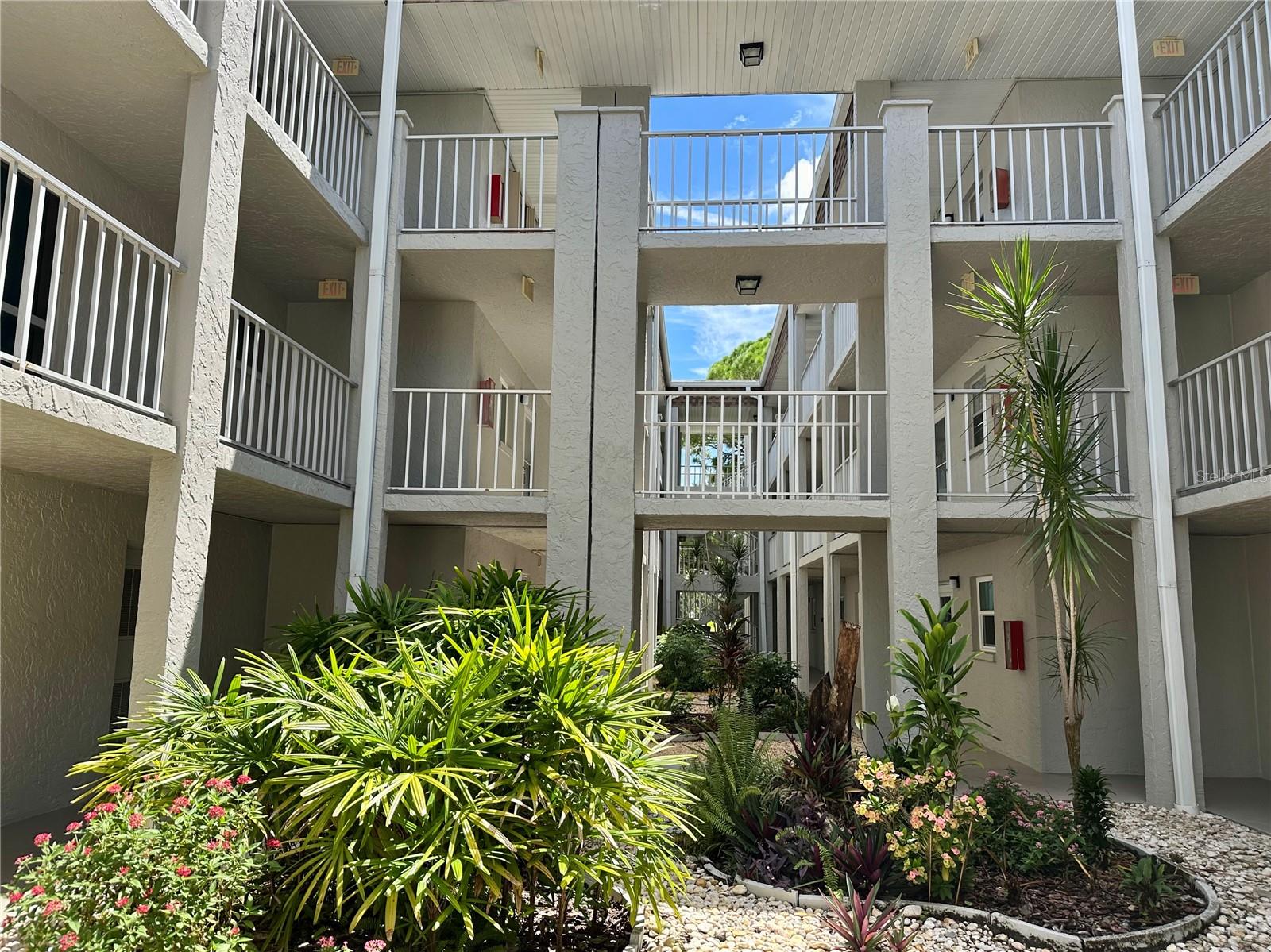 1330 GLEN OAKS DRIVE E, #370D, Sarasota, FL 34232
