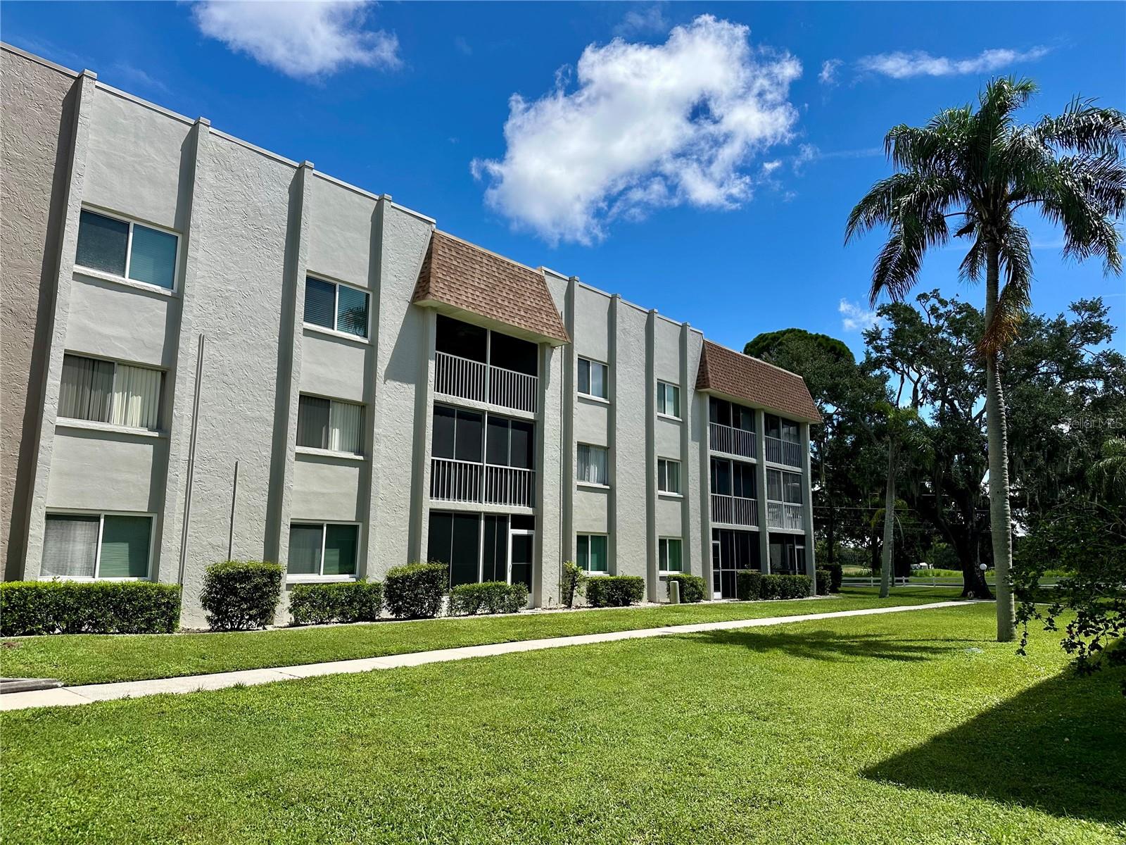 1330 GLEN OAKS DRIVE E, #370D, Sarasota, FL 34232