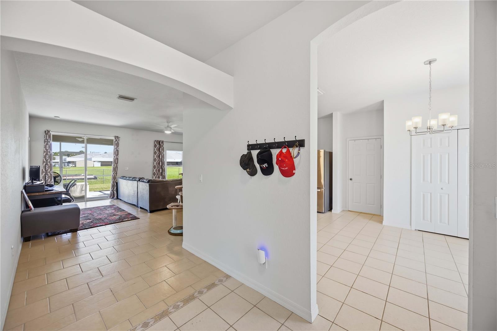 Nice large entry way
