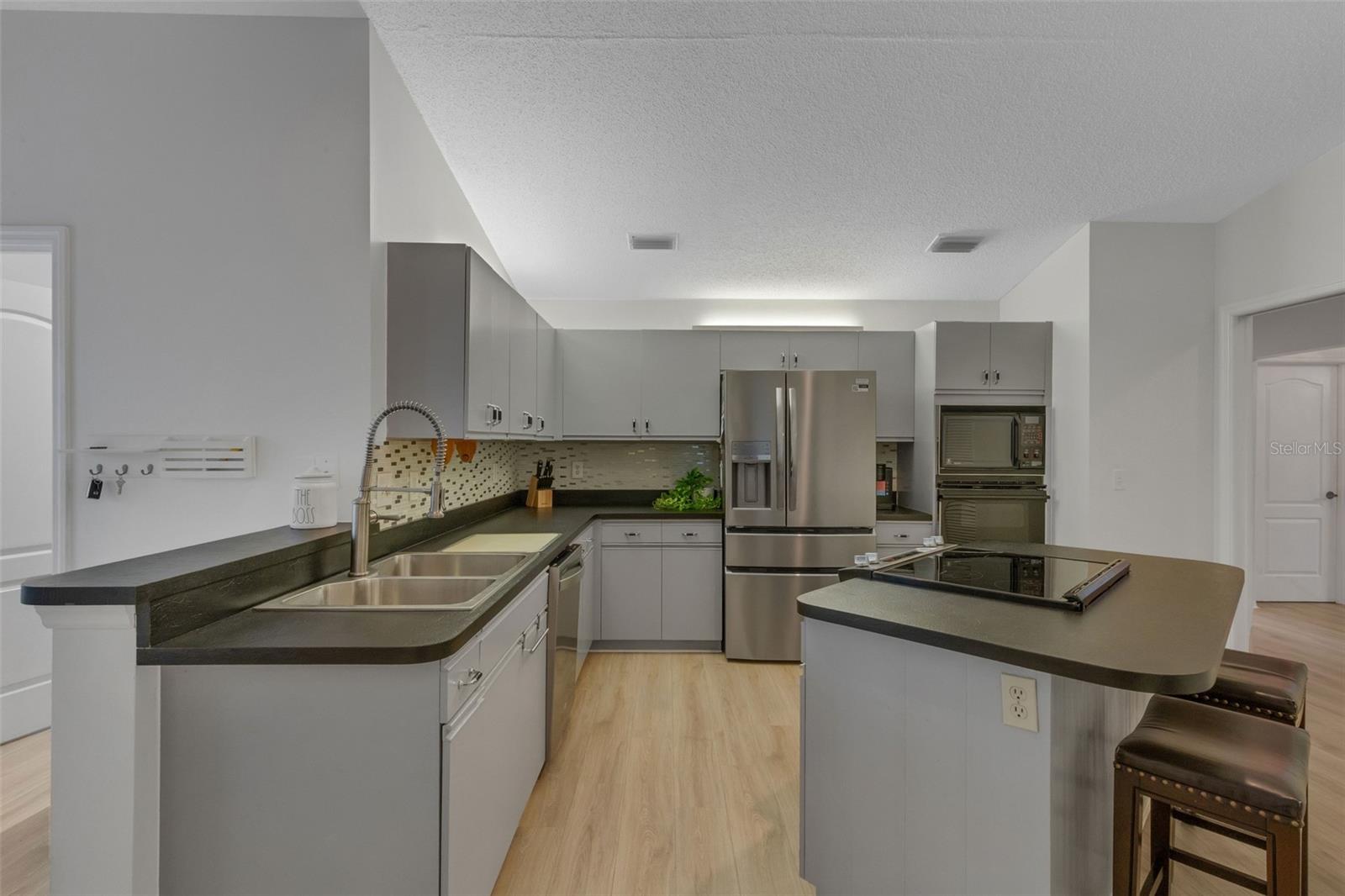 6104 NICOLE DRIVE, Sarasota, FL 34243