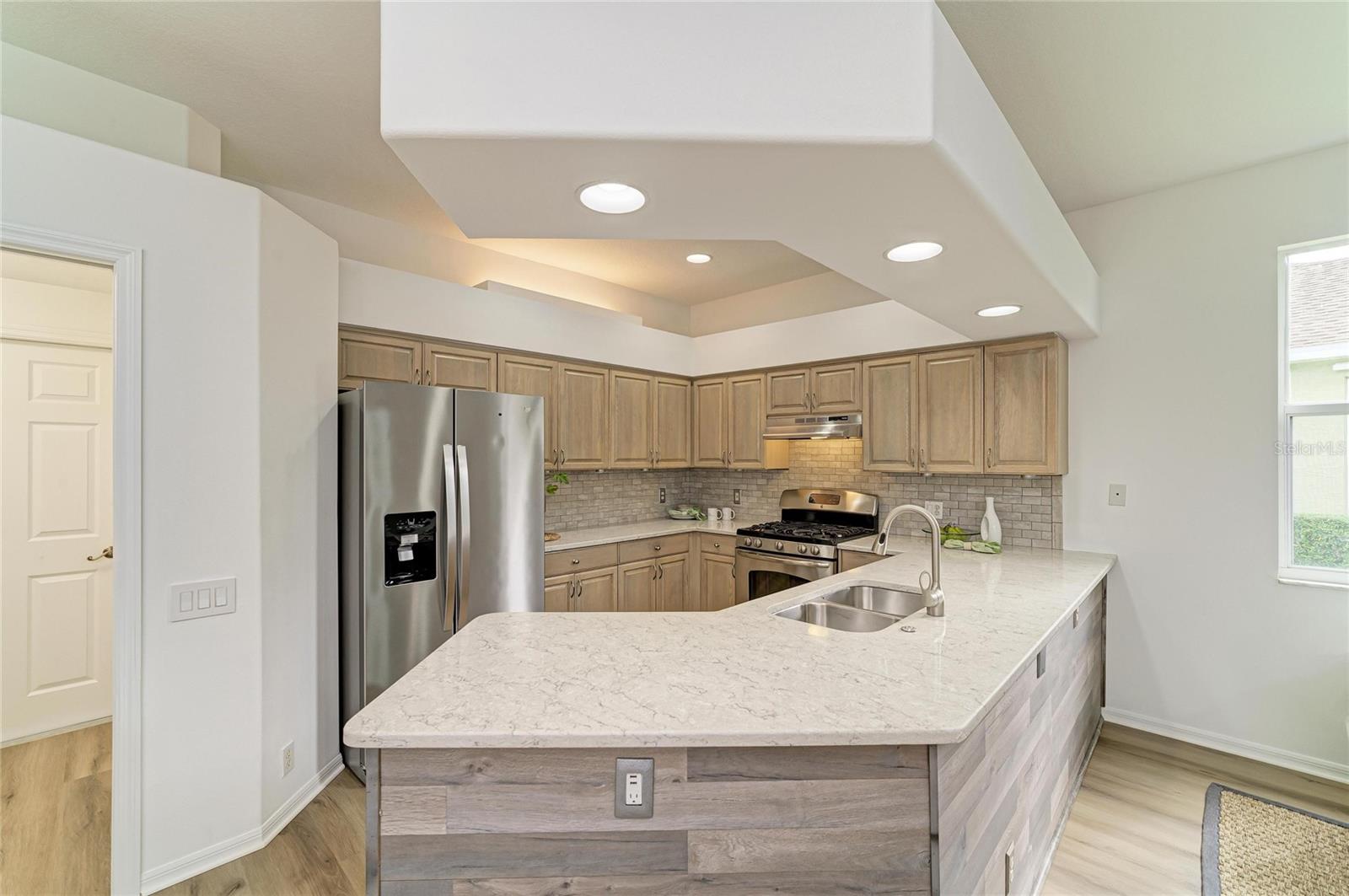 10554 OLD GROVE CIRCLE, Bradenton, FL 34212