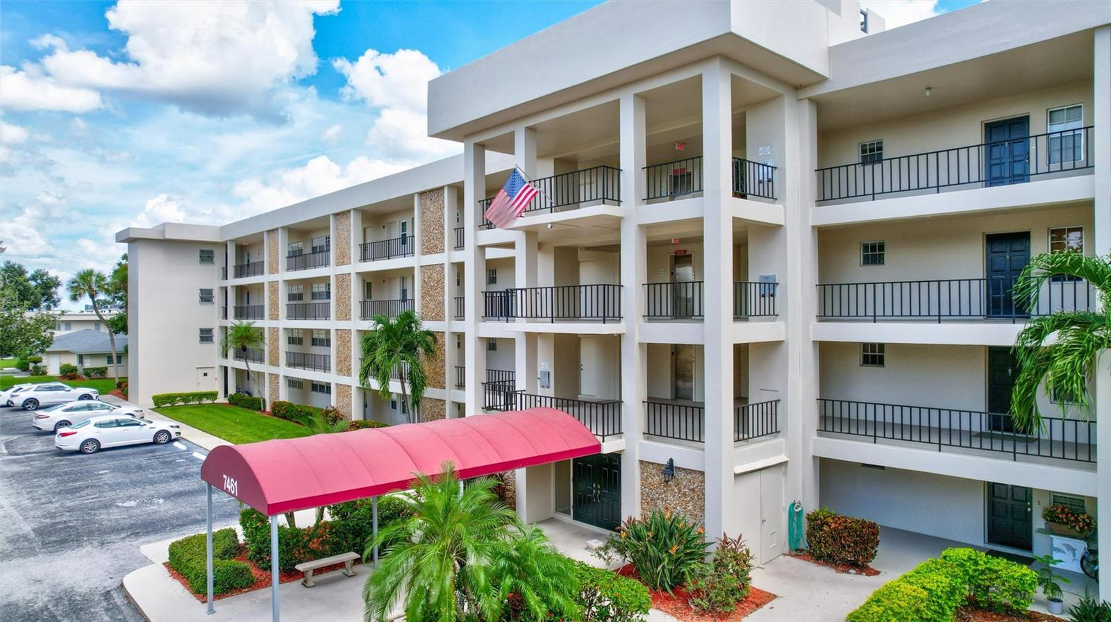 7461 W COUNTRY CLUB DRIVE N, #408, Sarasota, FL 34243