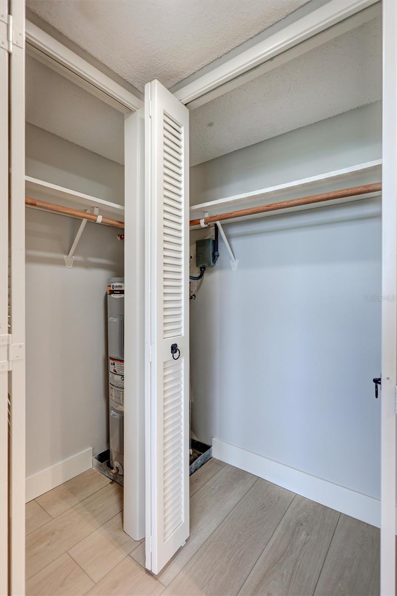 7461 W COUNTRY CLUB DRIVE N, #408, Sarasota, FL 34243