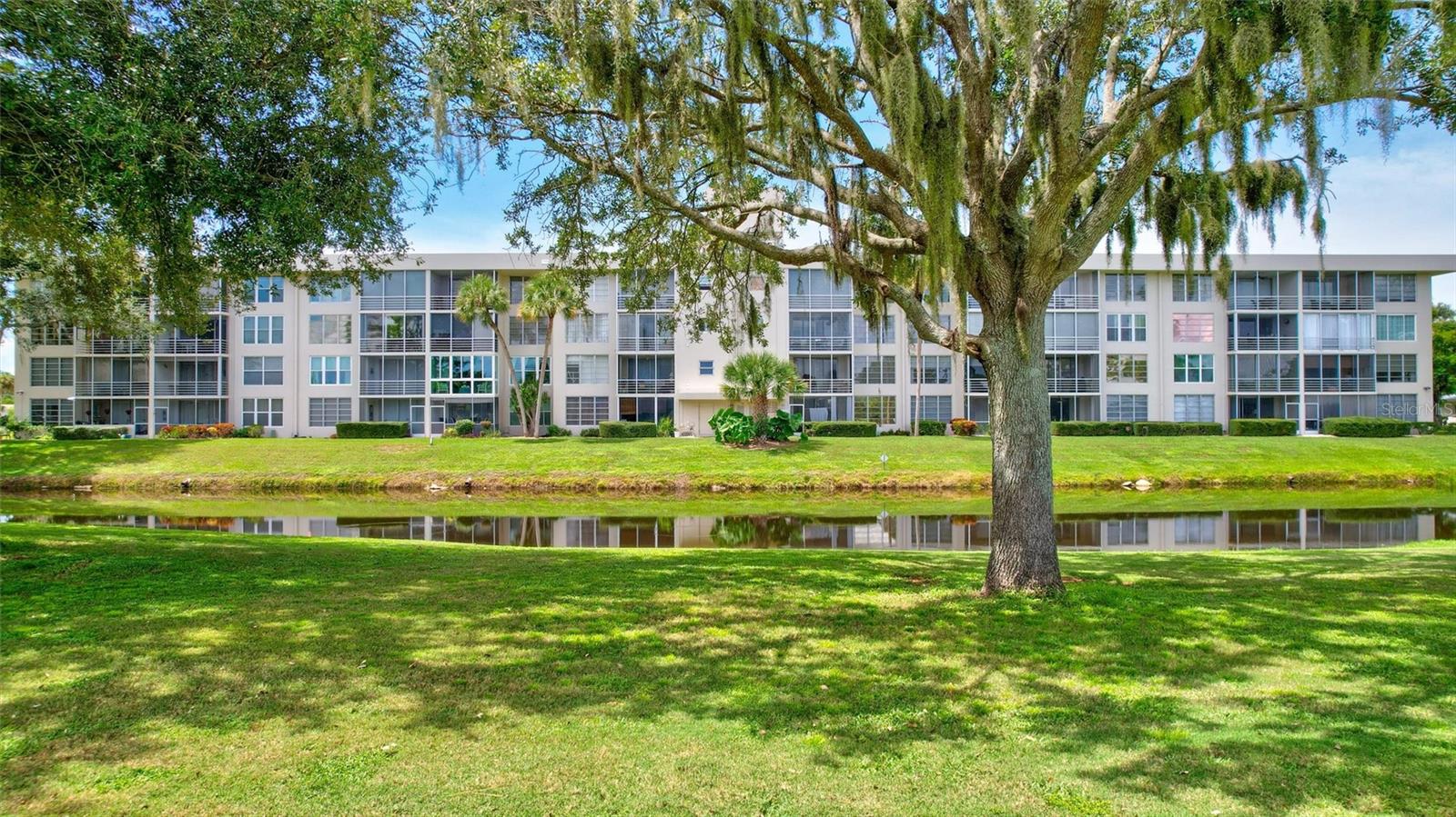 7461 W COUNTRY CLUB DRIVE N, #408, Sarasota, FL 34243