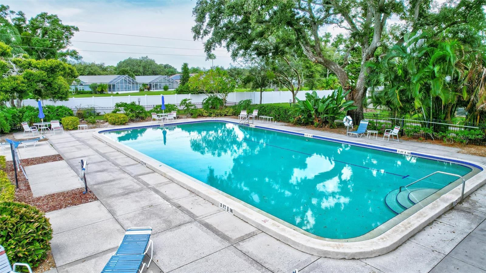 7461 W COUNTRY CLUB DRIVE N, #408, Sarasota, FL 34243