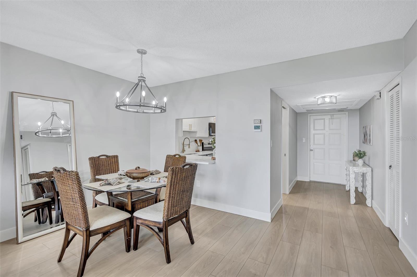 7461 W COUNTRY CLUB DRIVE N, #408, Sarasota, FL 34243