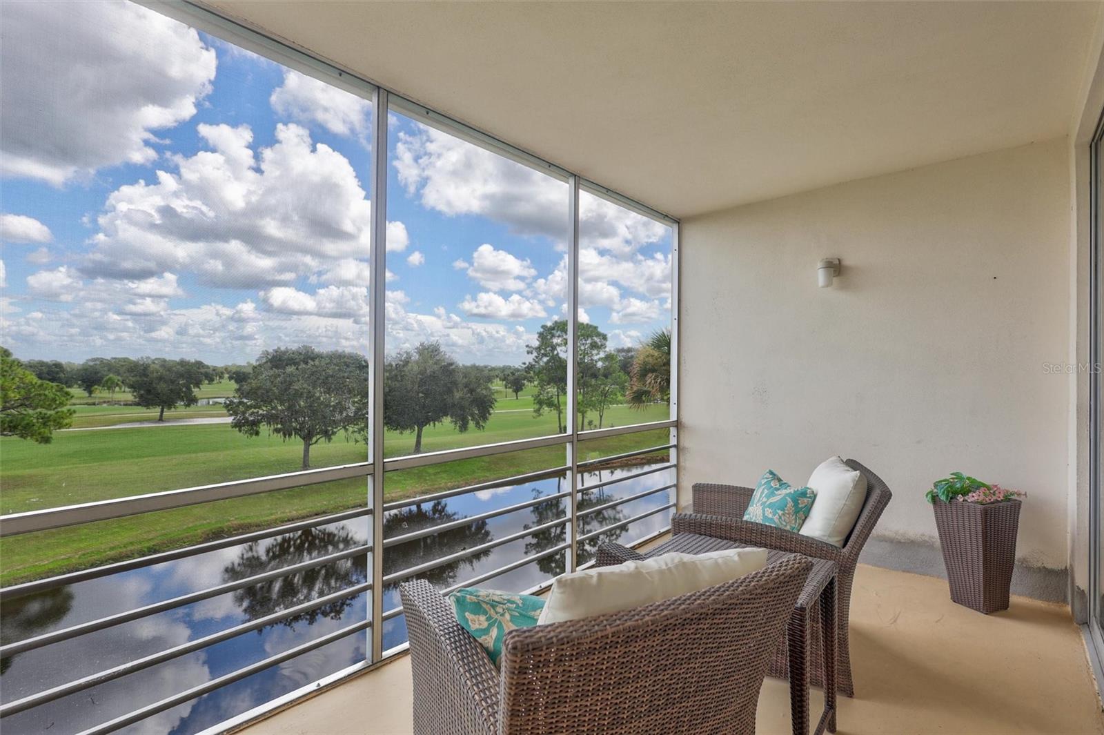 7461 W COUNTRY CLUB DRIVE N, #408, Sarasota, FL 34243