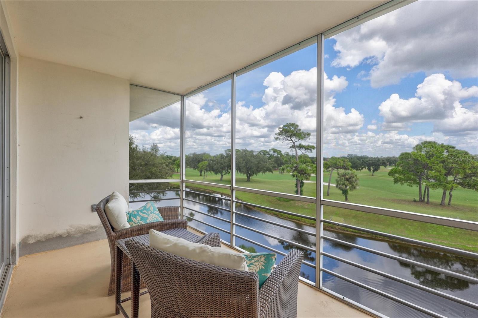 7461 W COUNTRY CLUB DRIVE N, #408, Sarasota, FL 34243