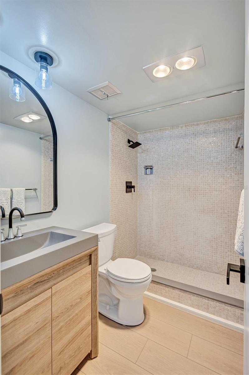 7461 W COUNTRY CLUB DRIVE N, #408, Sarasota, FL 34243