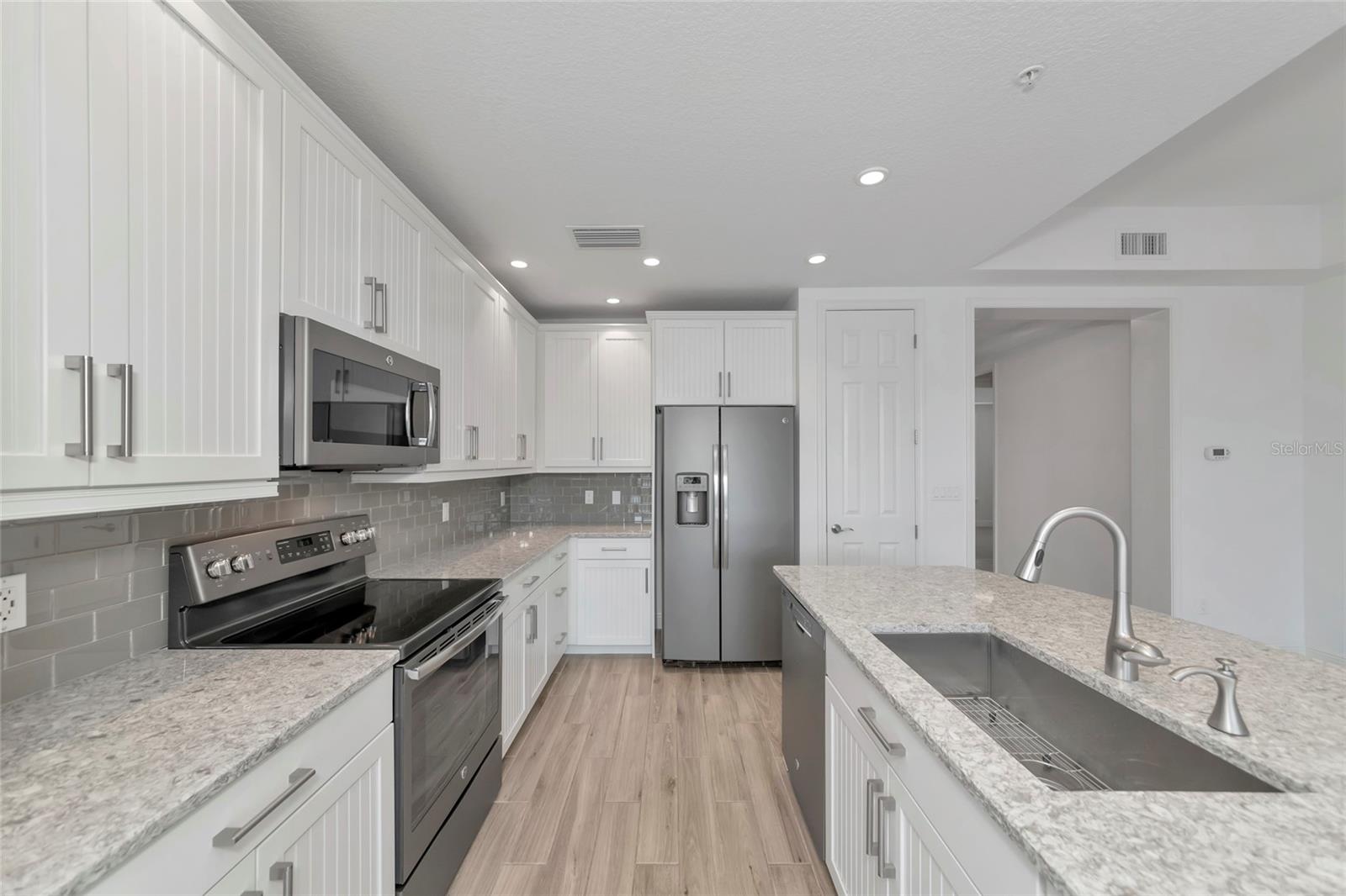 10530 BOARDWALK LOOP, #202, Bradenton, FL 34202