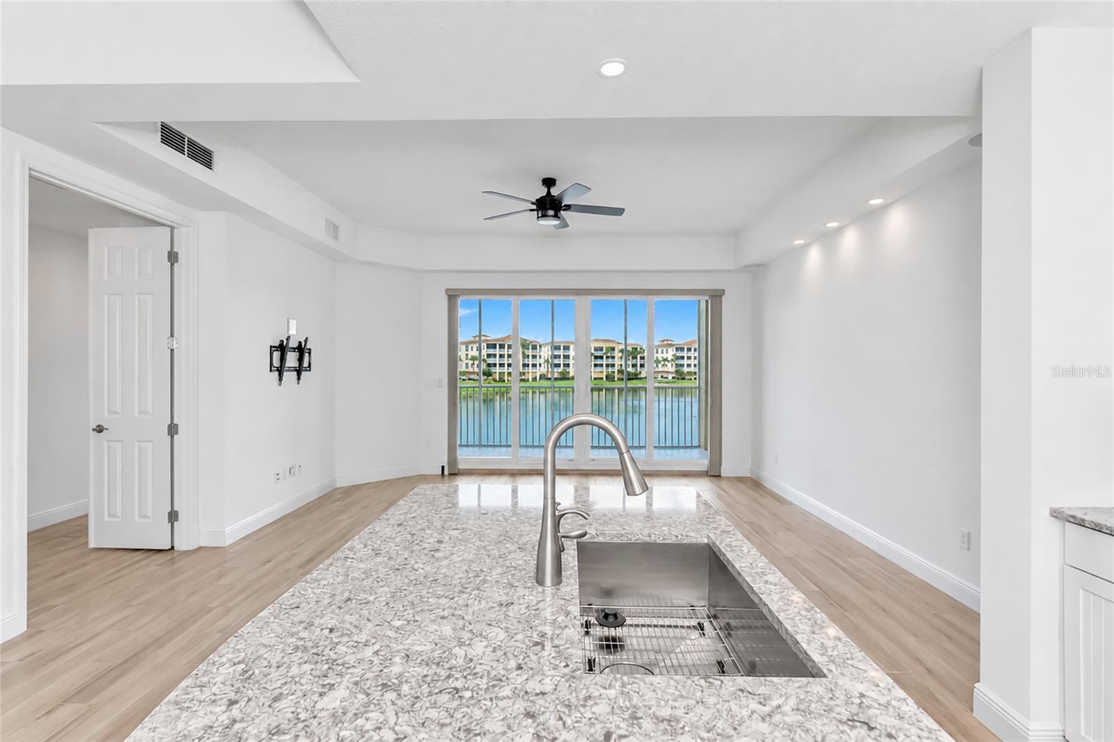 10530 BOARDWALK LOOP, #202, Bradenton, FL 34202