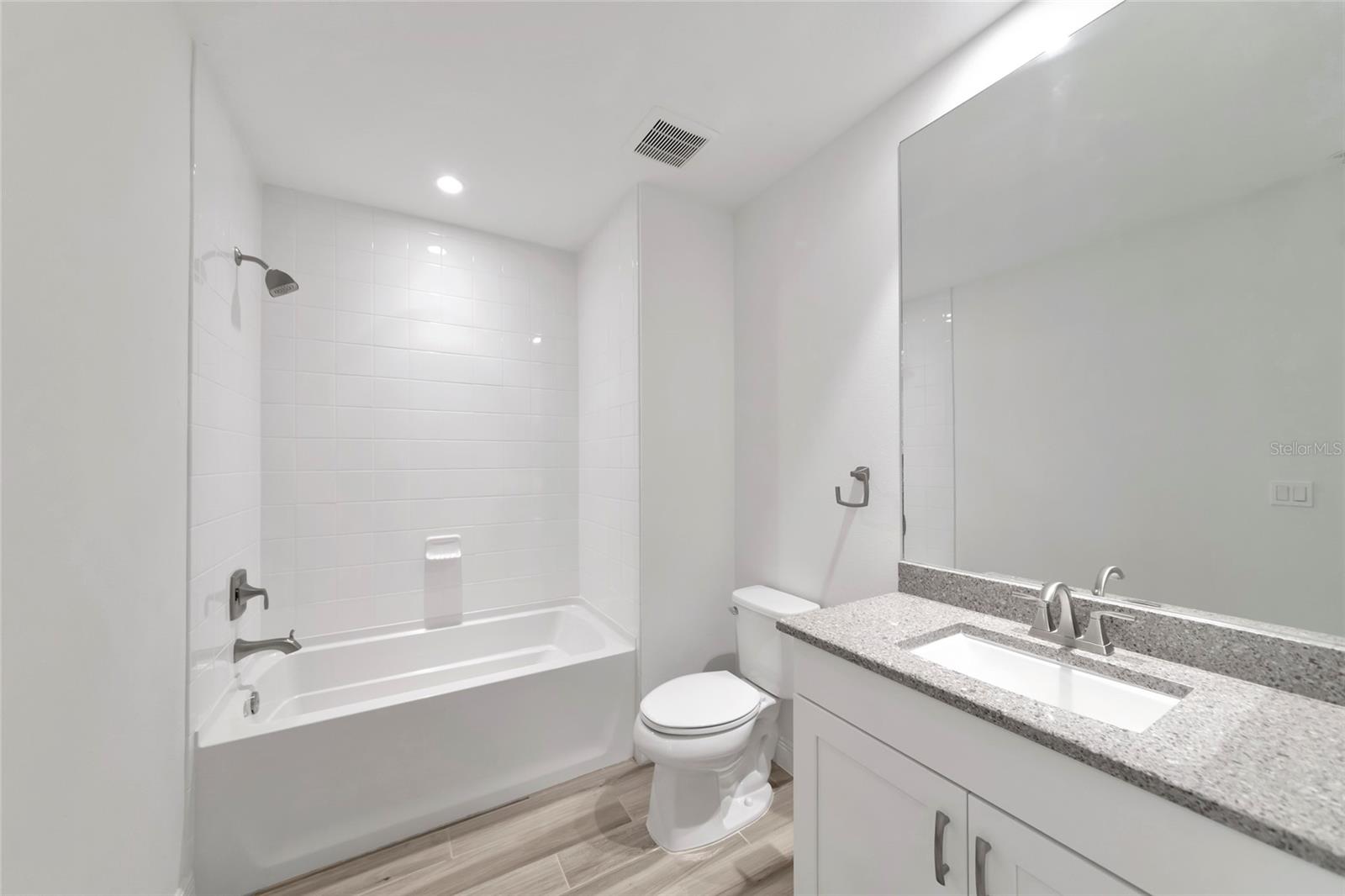 10530 BOARDWALK LOOP, #202, Bradenton, FL 34202