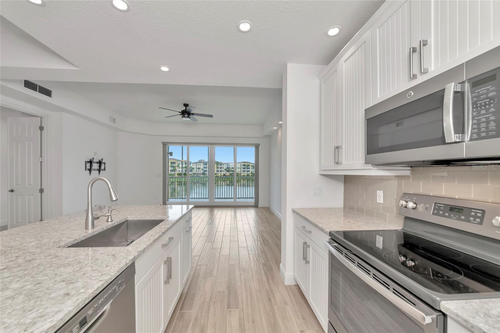 10530 BOARDWALK LOOP, #202, Bradenton, FL 34202
