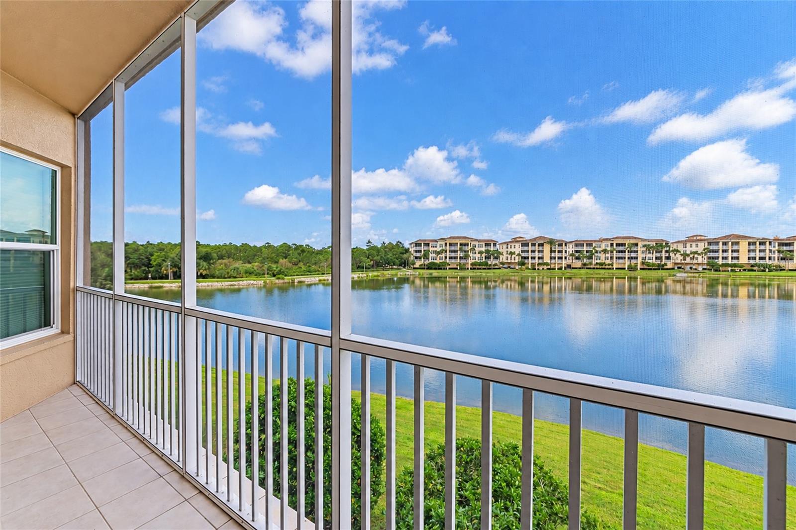 10530 BOARDWALK LOOP, #202, Bradenton, FL 34202