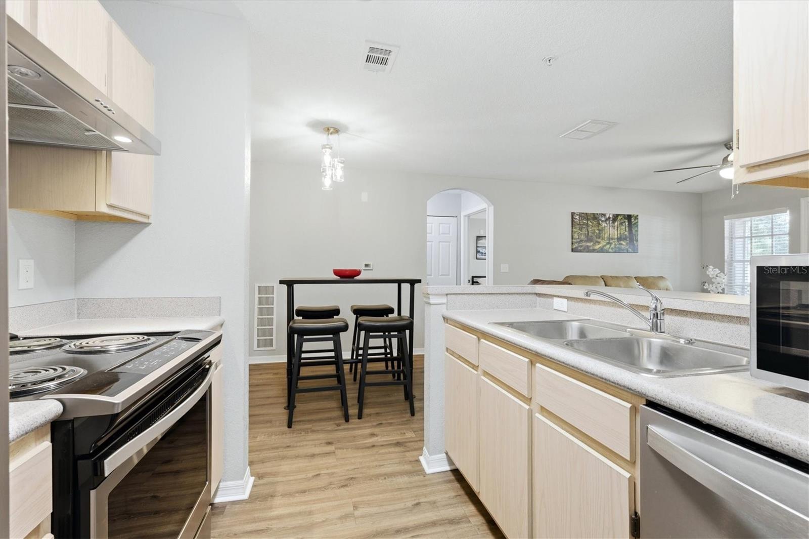 8926 MANOR LOOP, #103, Bradenton, FL 34202