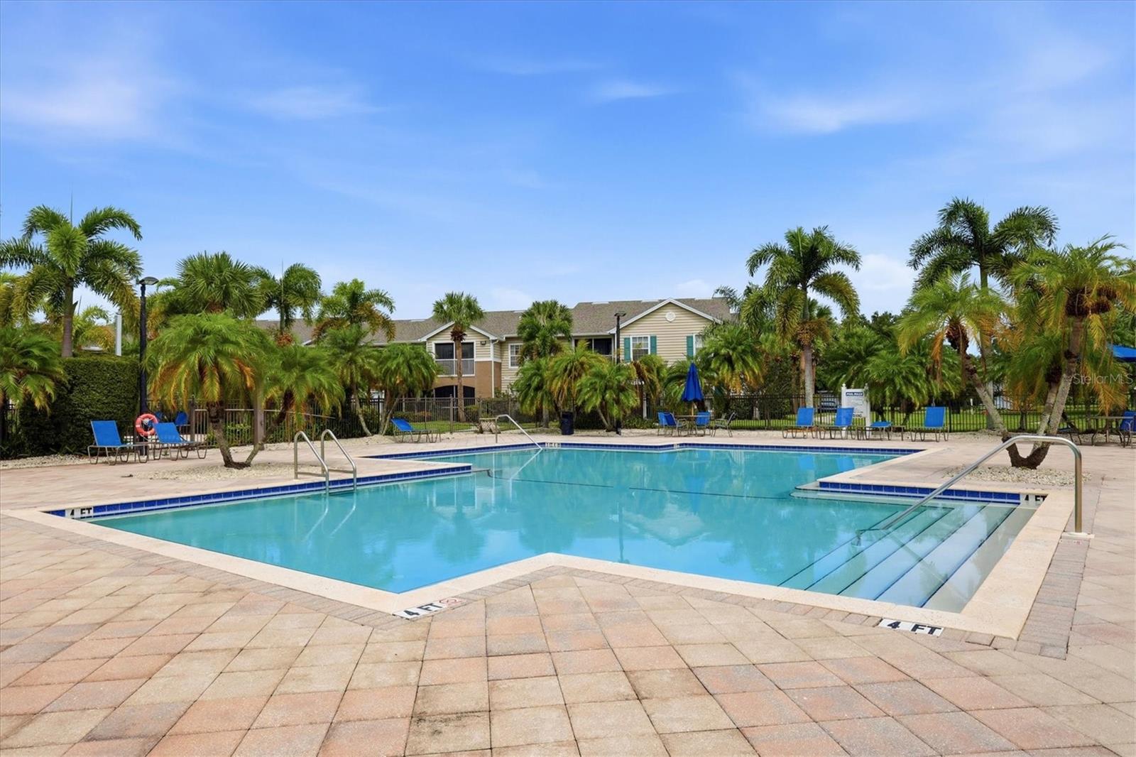 8926 MANOR LOOP, #103, Bradenton, FL 34202