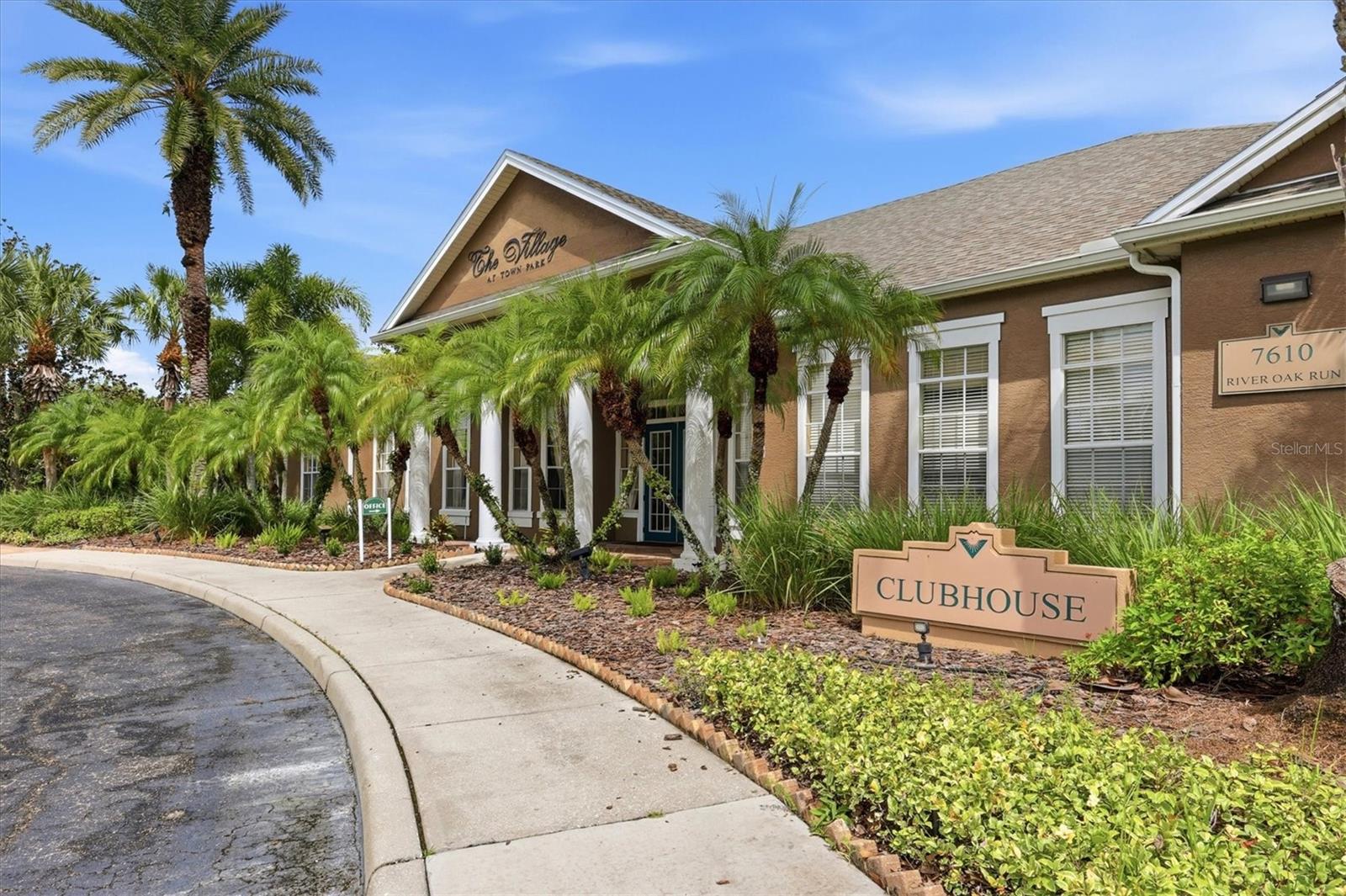 8926 MANOR LOOP, #103, Bradenton, FL 34202