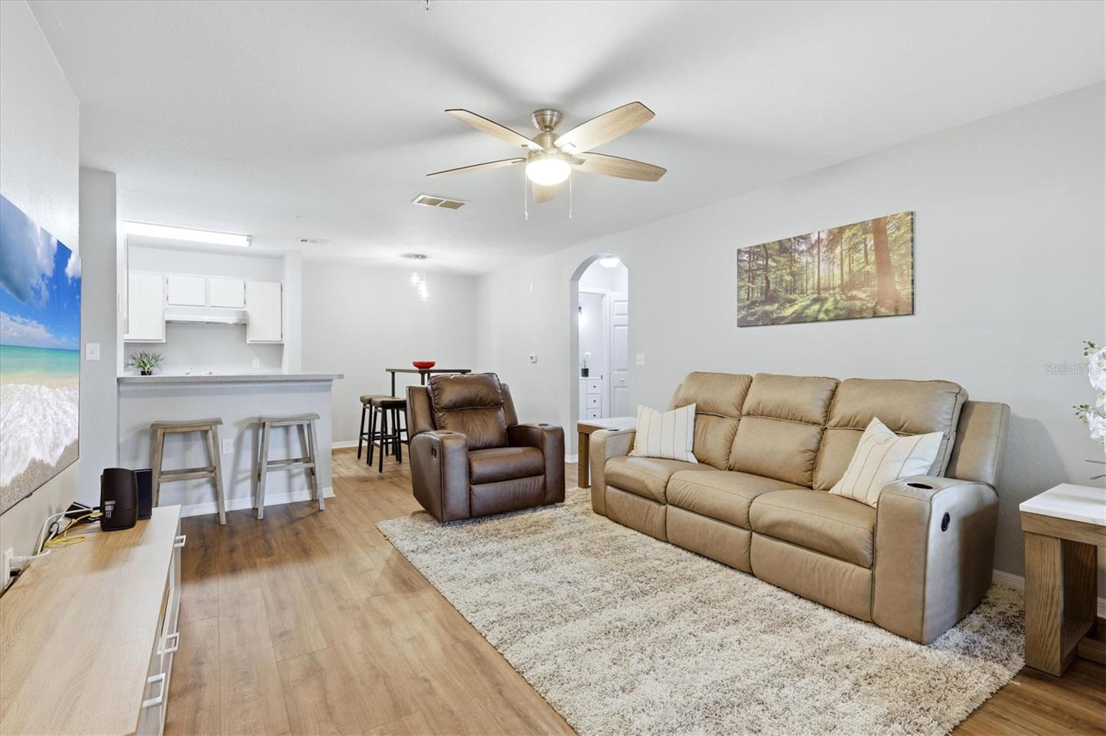 Living room, Breakfast Bar, Dinette table
