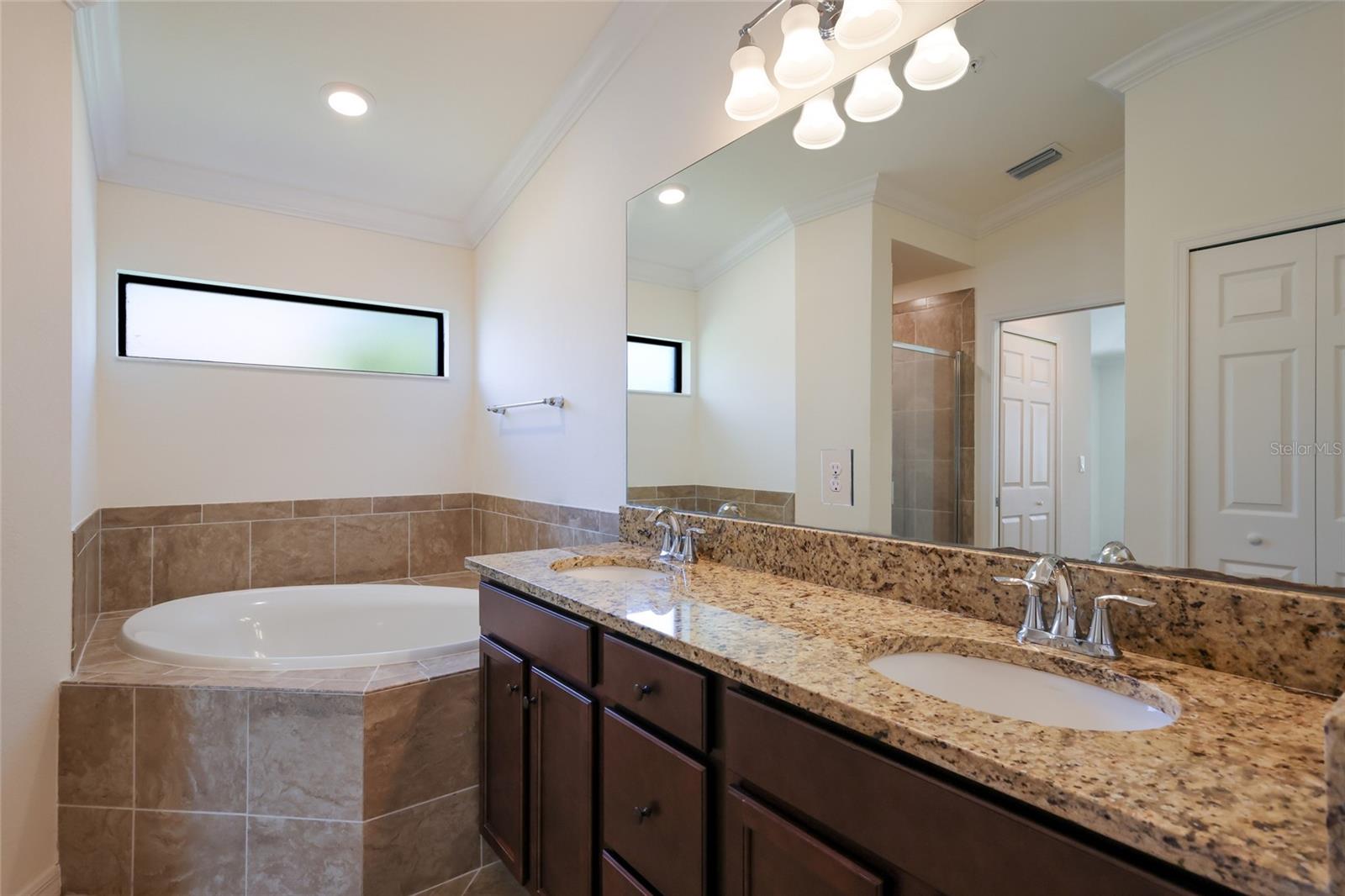 5614 PALMER CIRCLE, #206, Bradenton, FL 34211