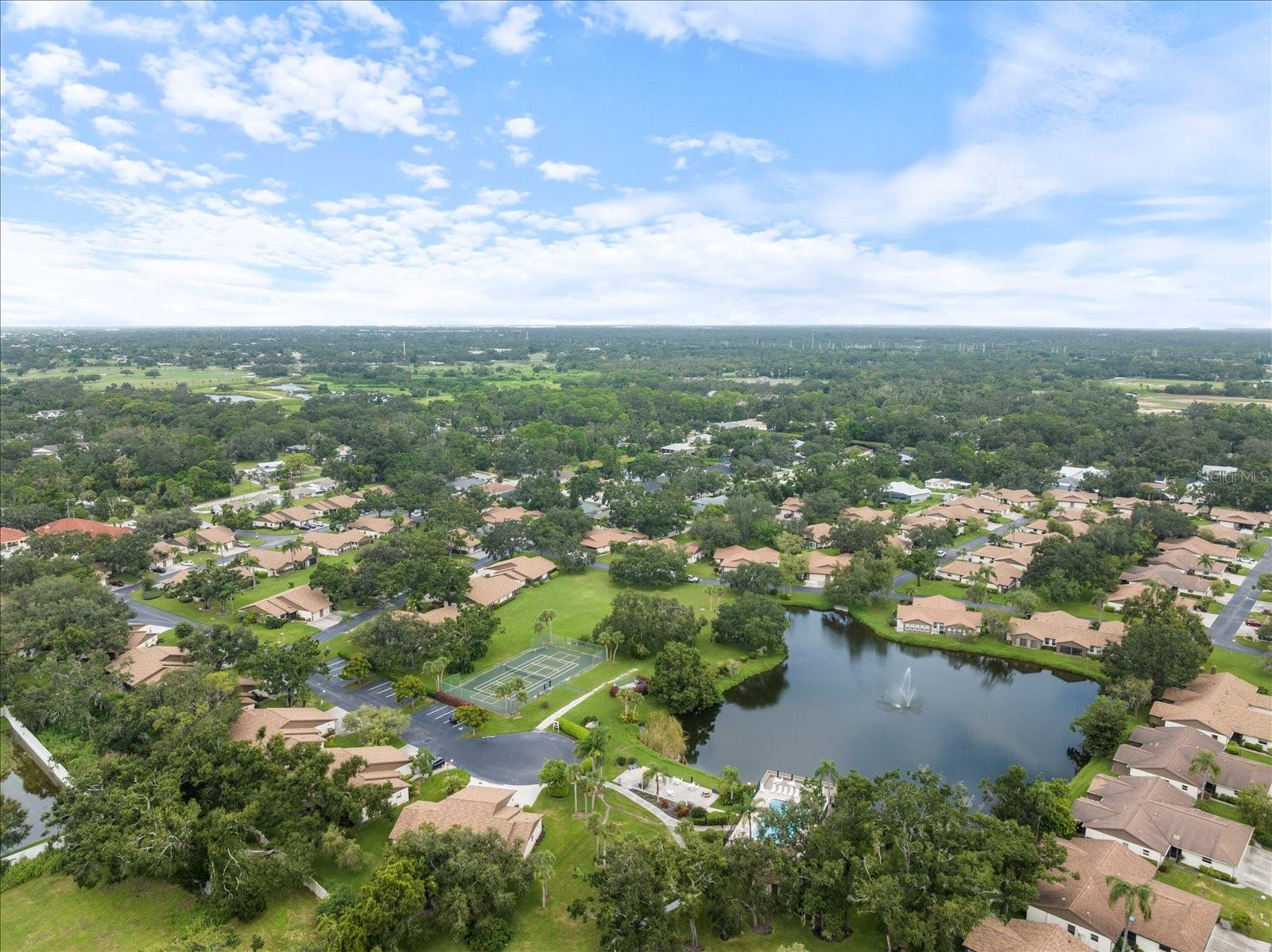 462 OAK HILL CIRCLE, #5, Sarasota, FL 34232