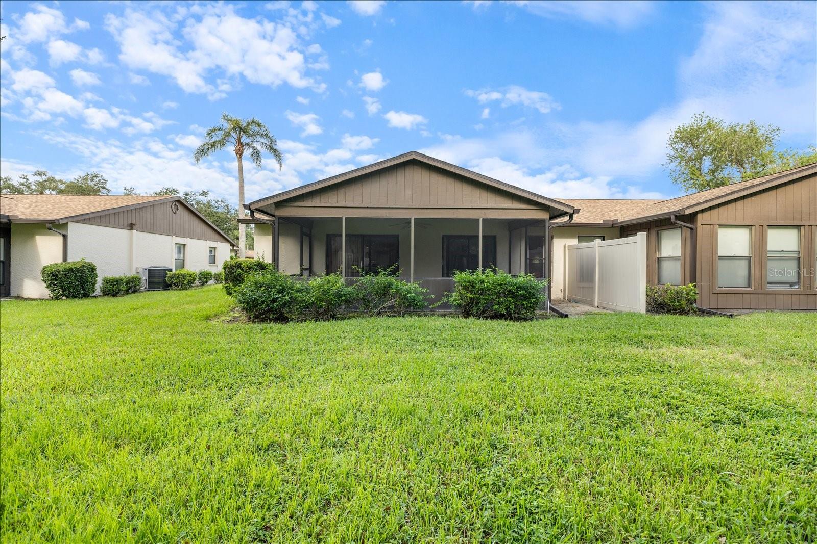 462 OAK HILL CIRCLE, #5, Sarasota, FL 34232