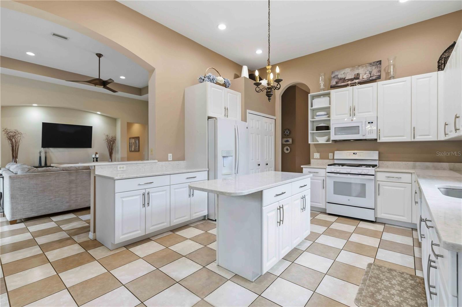 7907 ASHLEY CIRCLE, Bradenton, FL 34201