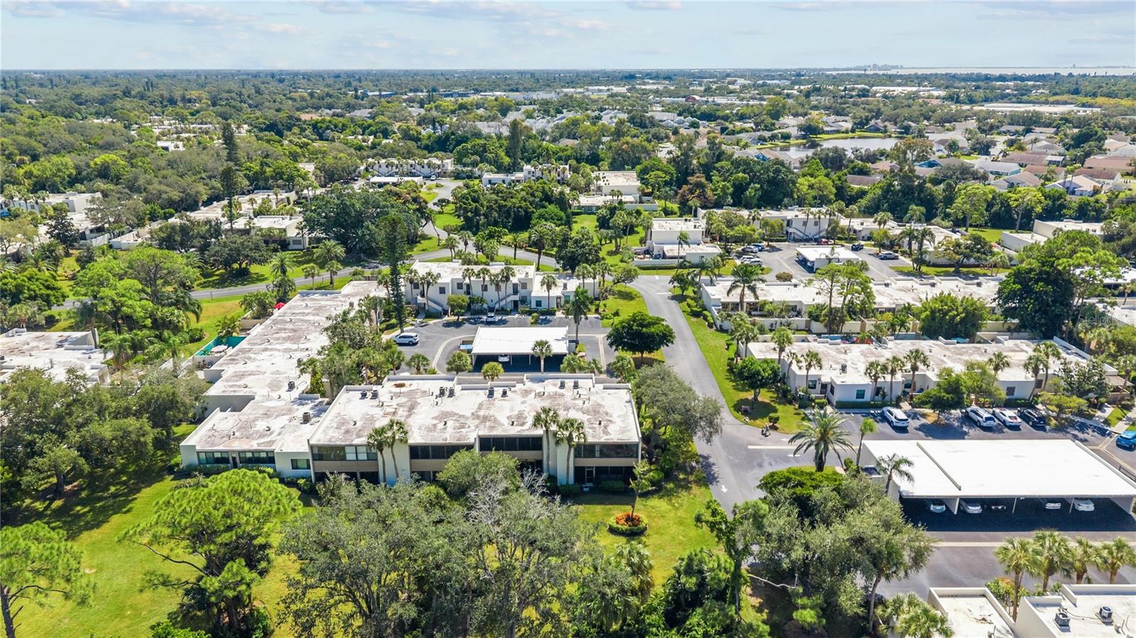 521 LAKESIDE DRIVE, Bradenton, FL 34210