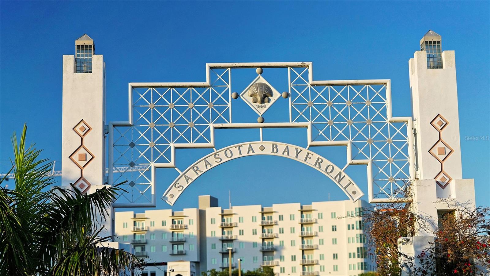 Ideally situated in Sarasotas premier Bayfront community, The VUE offers an exceptional blend of luxury waterfront living and downtown convenience.
