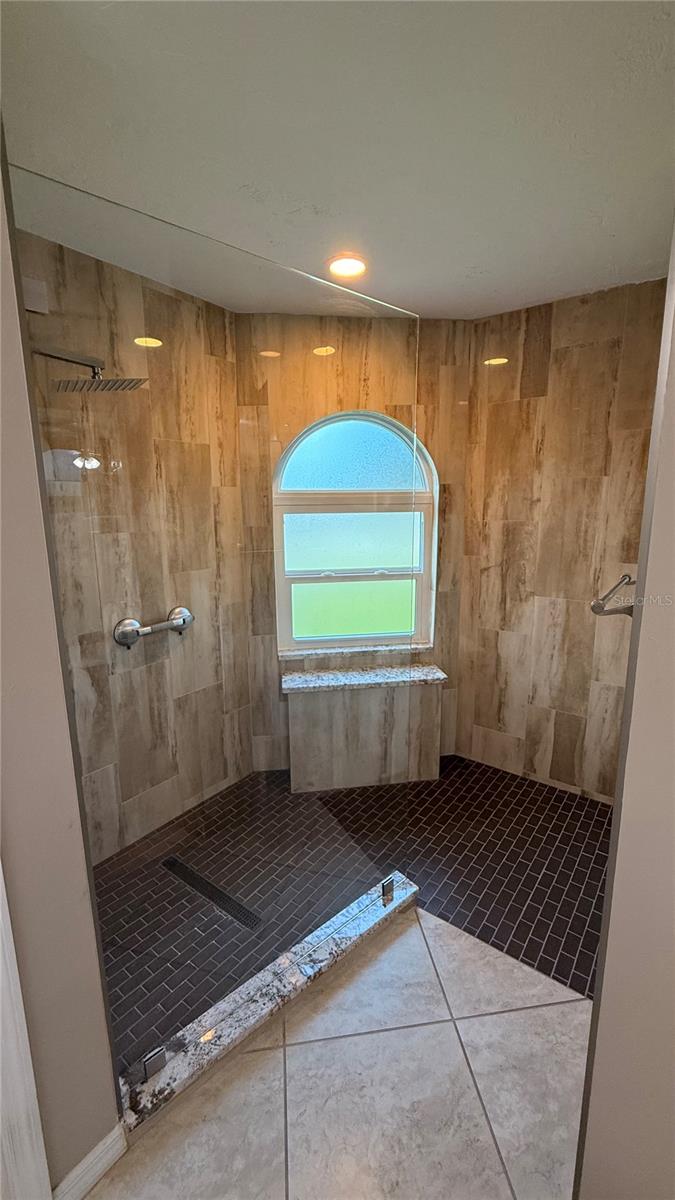 2809 56TH AVENUE CIRCLE E, Bradenton, FL 34203