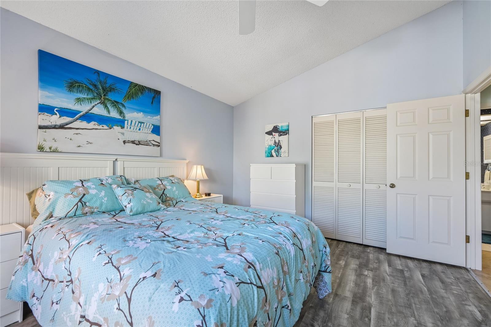 Guest bedroom